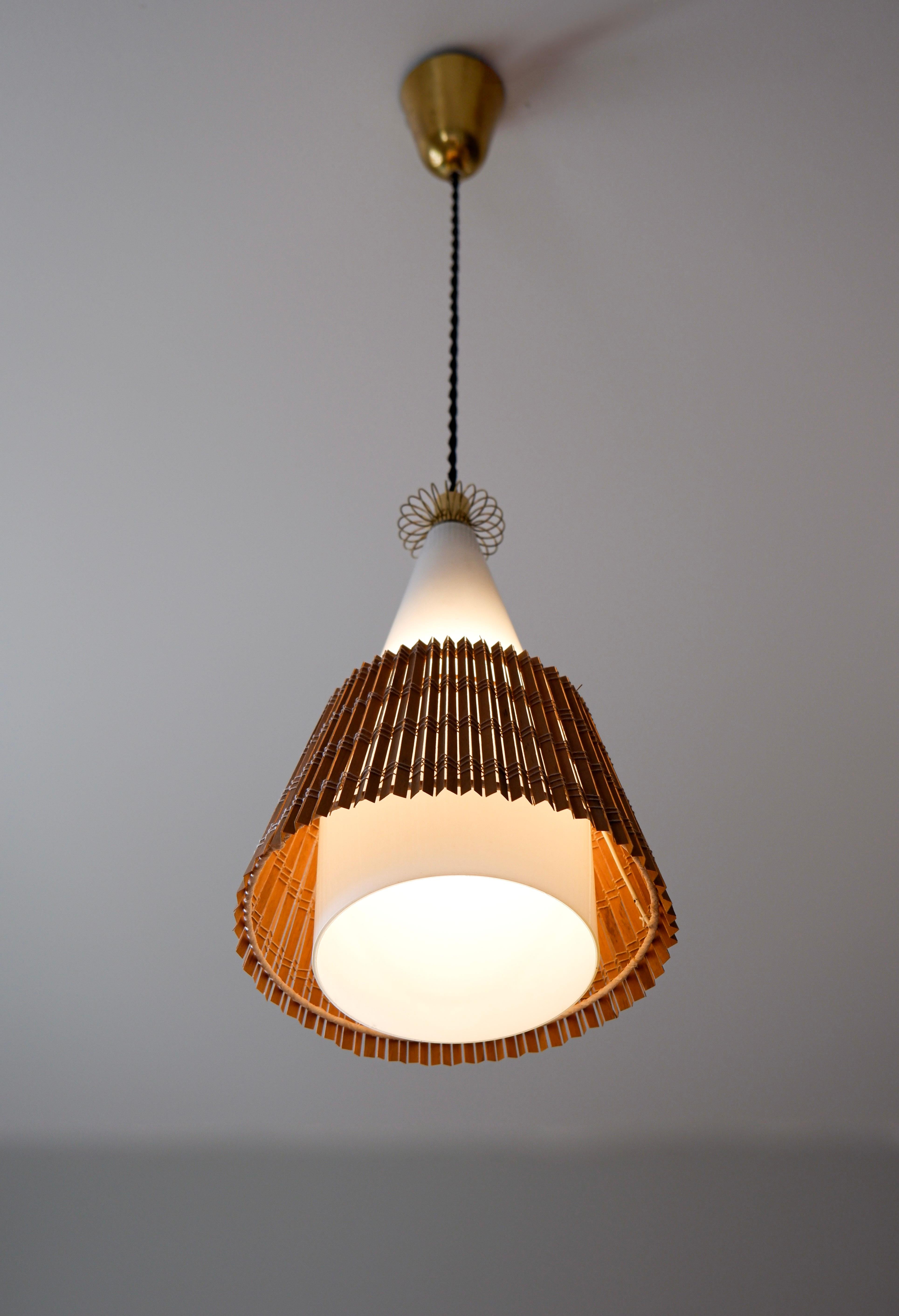 Paavo Tynell modèle 1082, abat-jour en rotin, vers 1960. en vente 1
