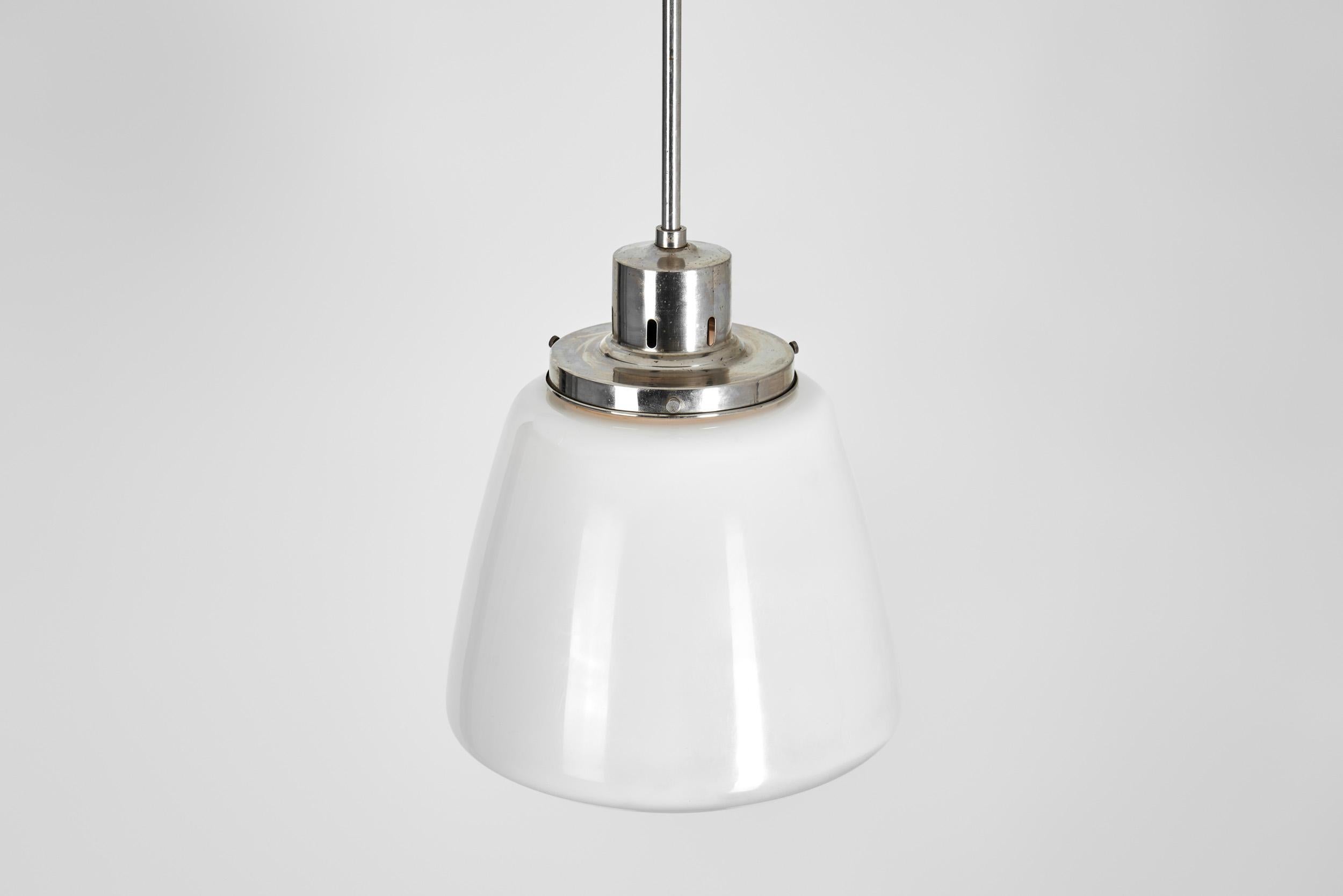 Paavo Tynell Model No 1645 pour Taito, Finlande, années 1930 en vente 4