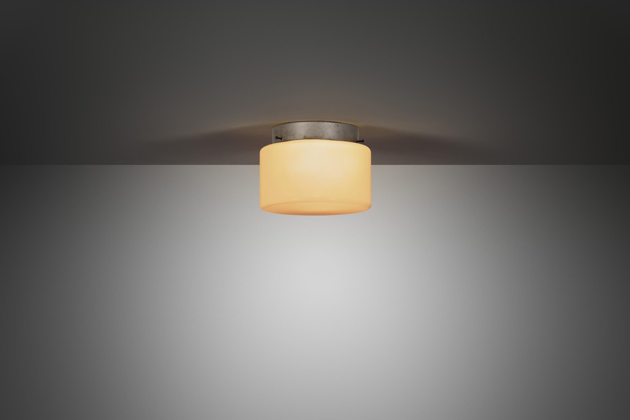 Paavo Tynell, der berühmteste finnische Industriedesigner, wurde dank seiner bemerkenswerten Beleuchtungsentwürfe als der Mann, der Finnland erleuchtete