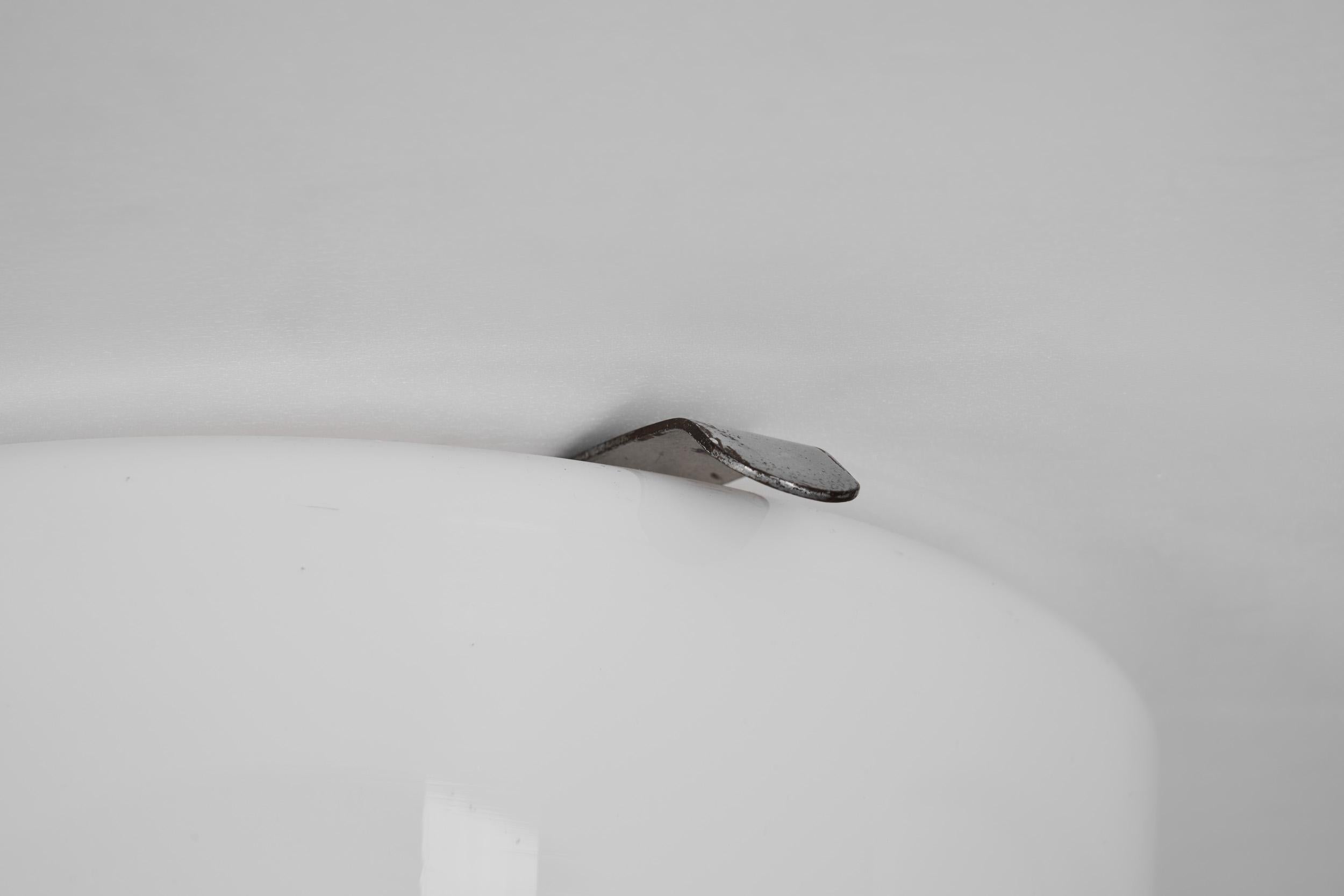 Paavo Tynell Model No 2040