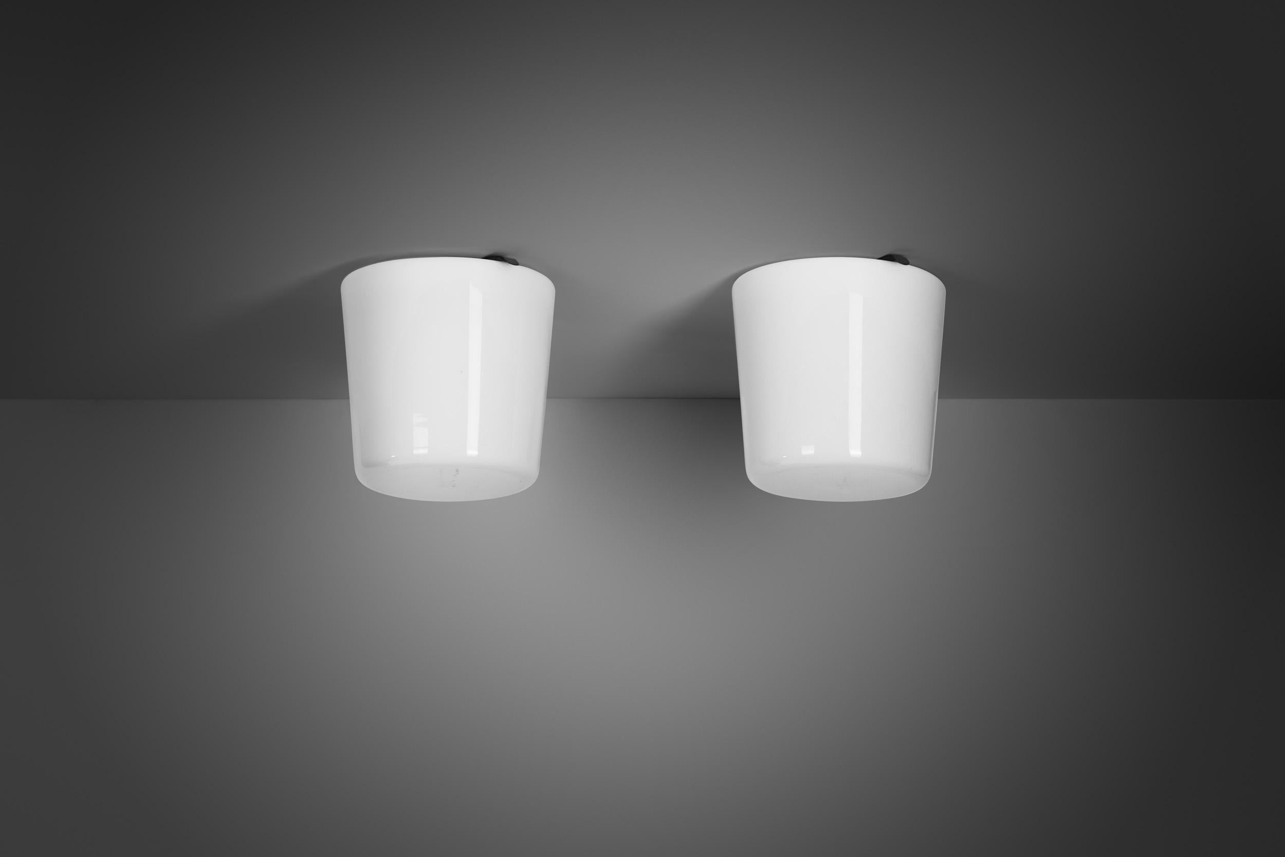 Paavo Tynell Model No 2040