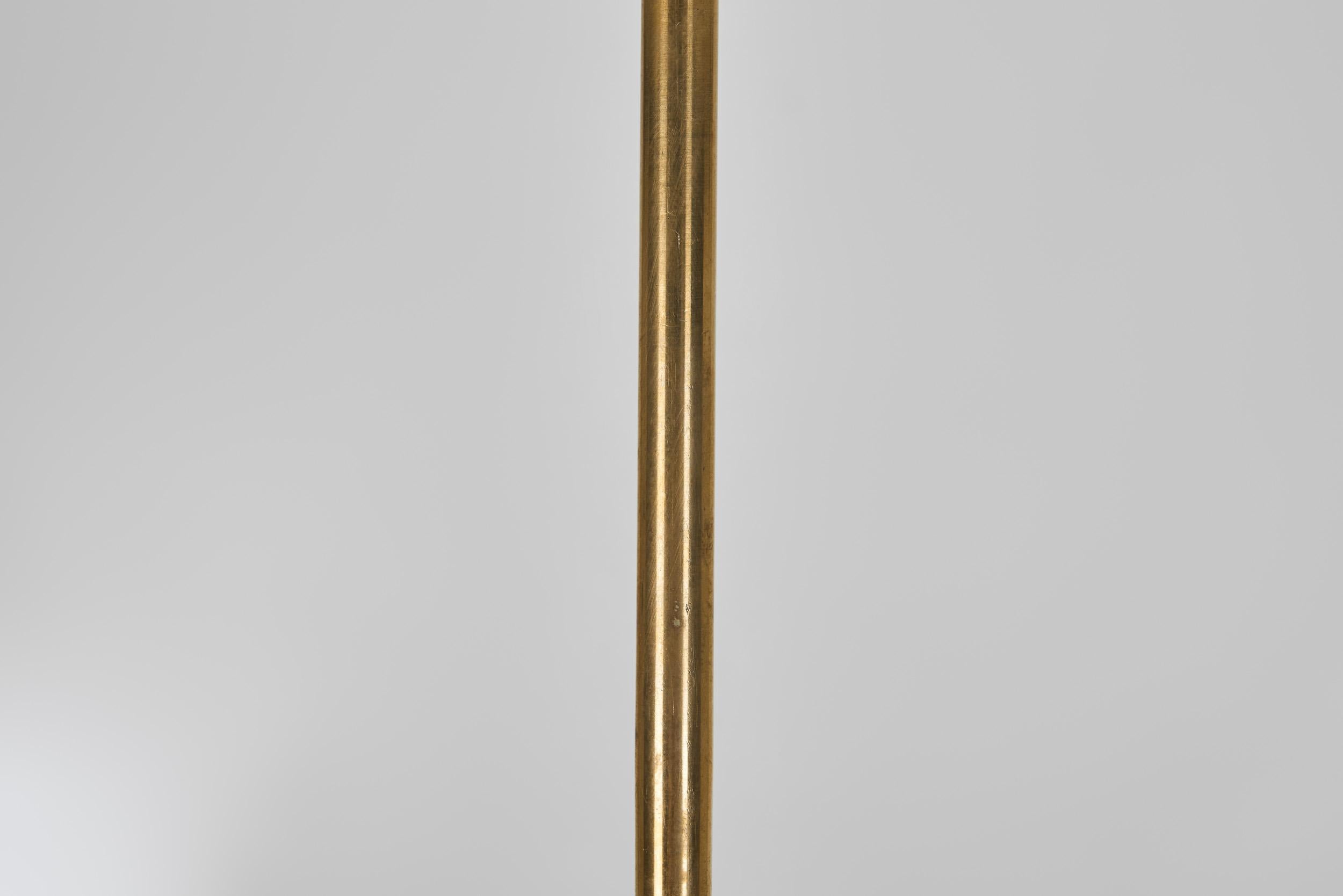 Paavo Tynell Modelo 