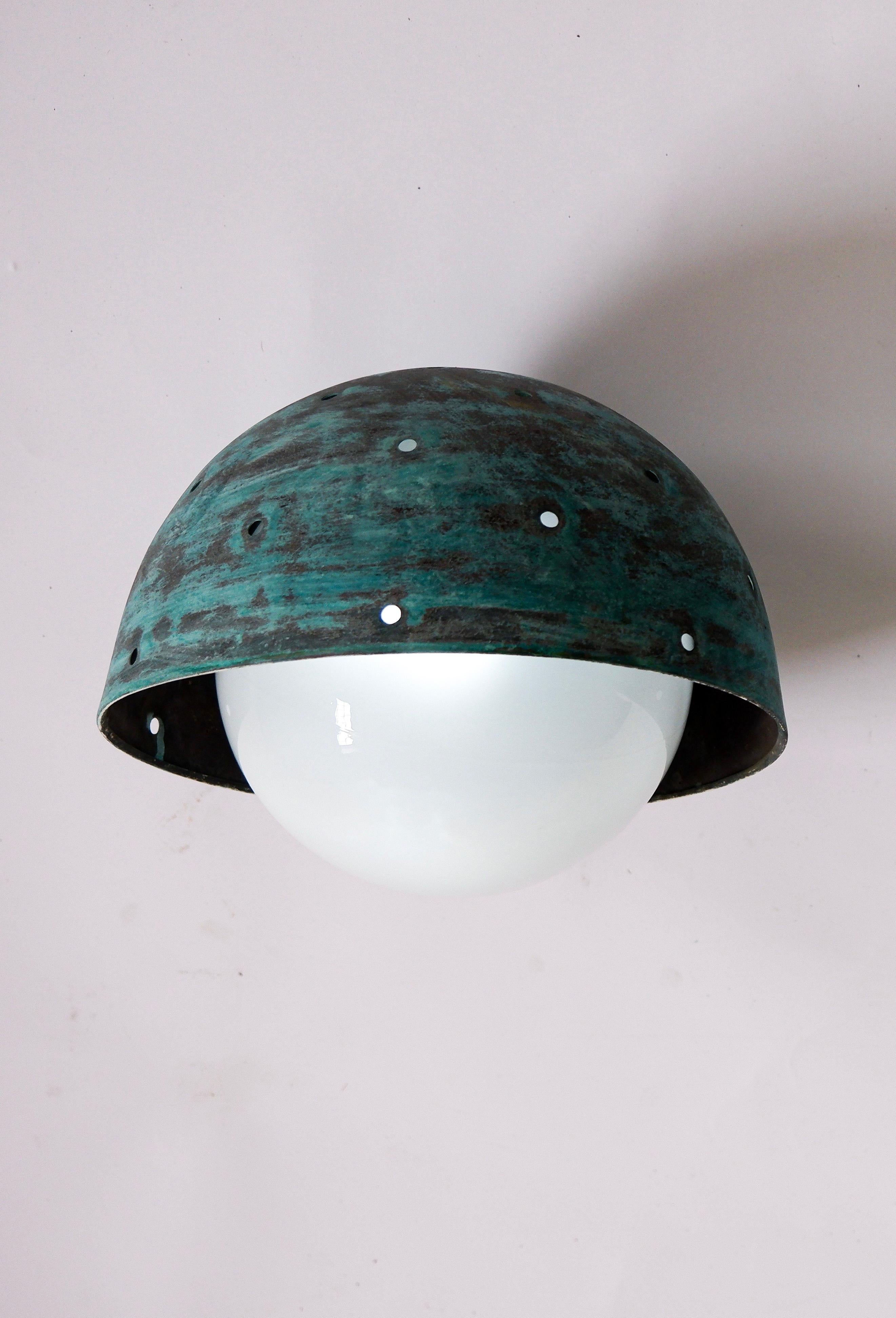 Paavo Tynell Modell 7313 für Idman, Kupfer und Opalglas, um 1950. (Skandinavische Moderne) im Angebot