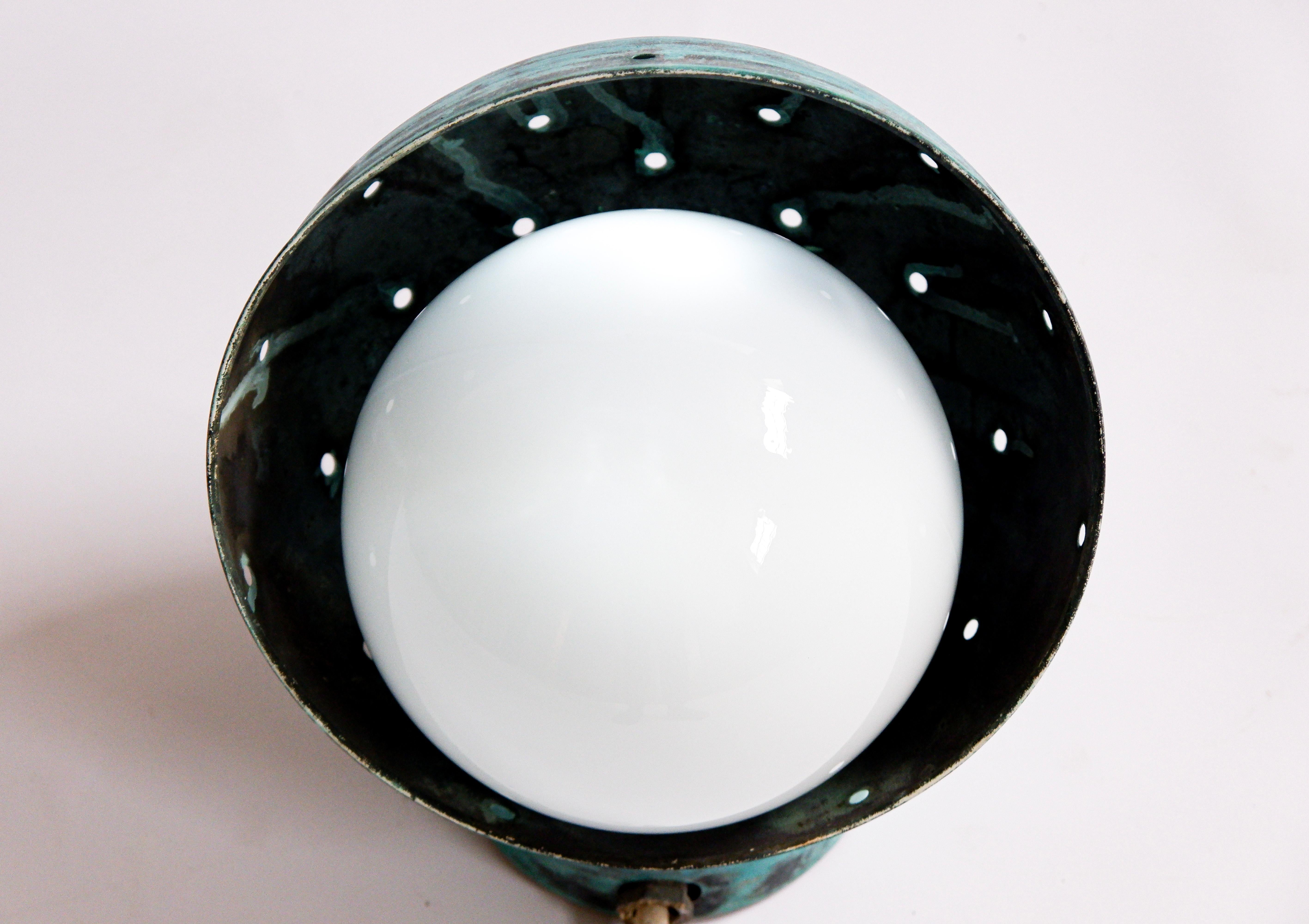 Paavo Tynell Modell 7313 für Idman, Kupfer und Opalglas, um 1950. im Angebot 1