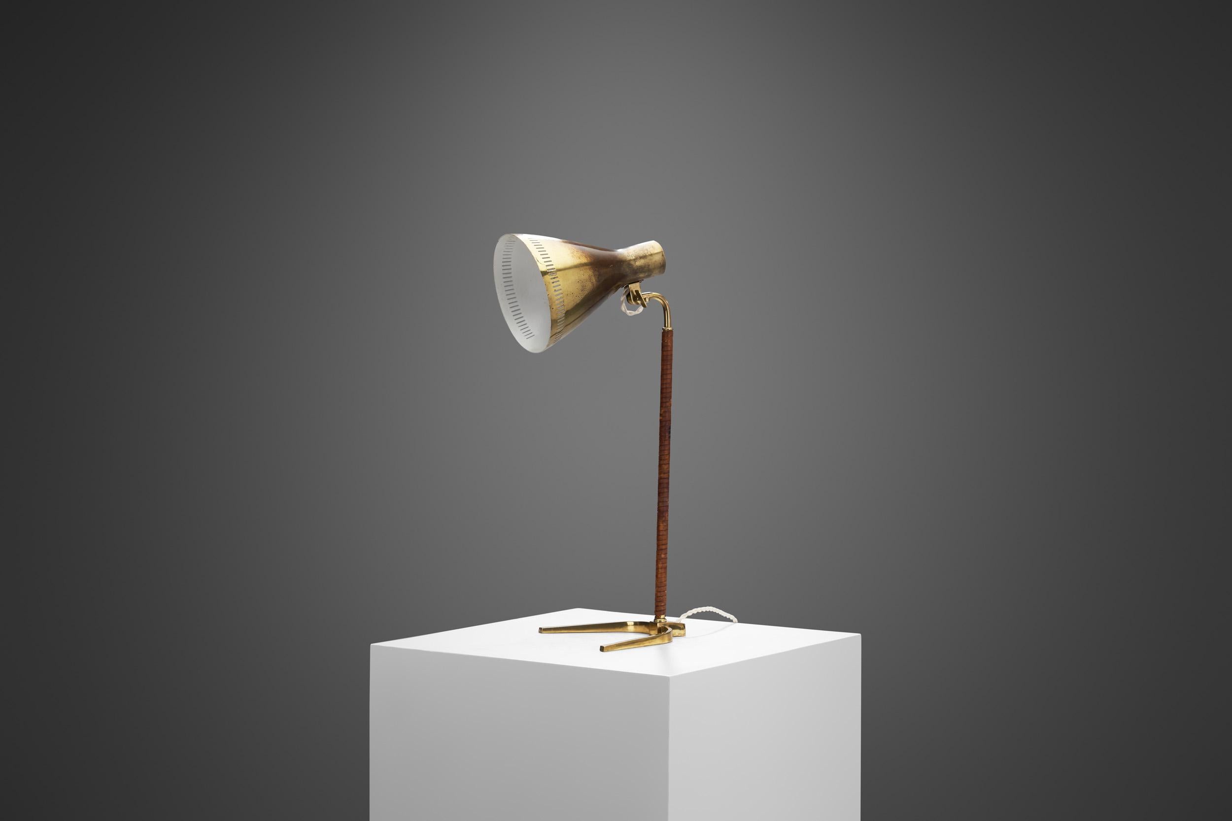 Milieu du XXe siècle Lampe de table Paavo Tynell modèle 9224 