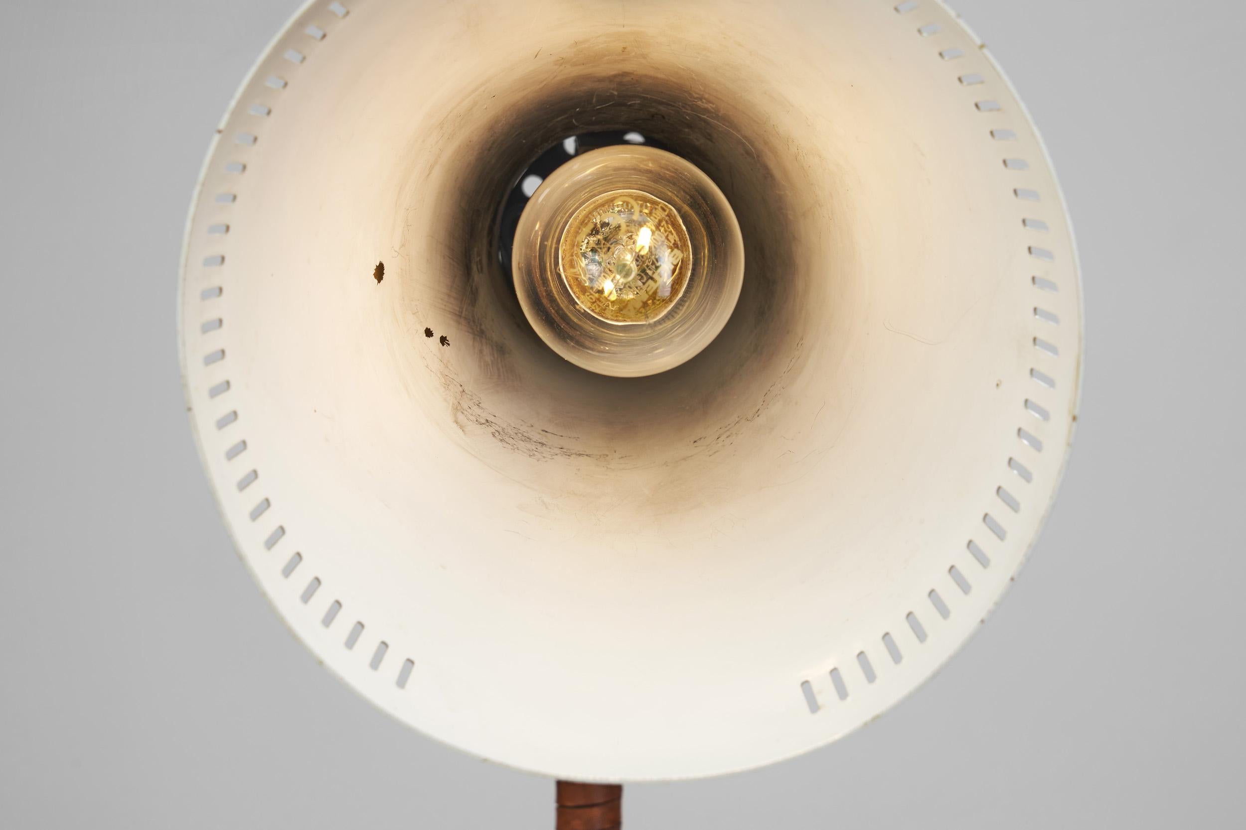 Lampe de table Paavo Tynell modèle 9224 