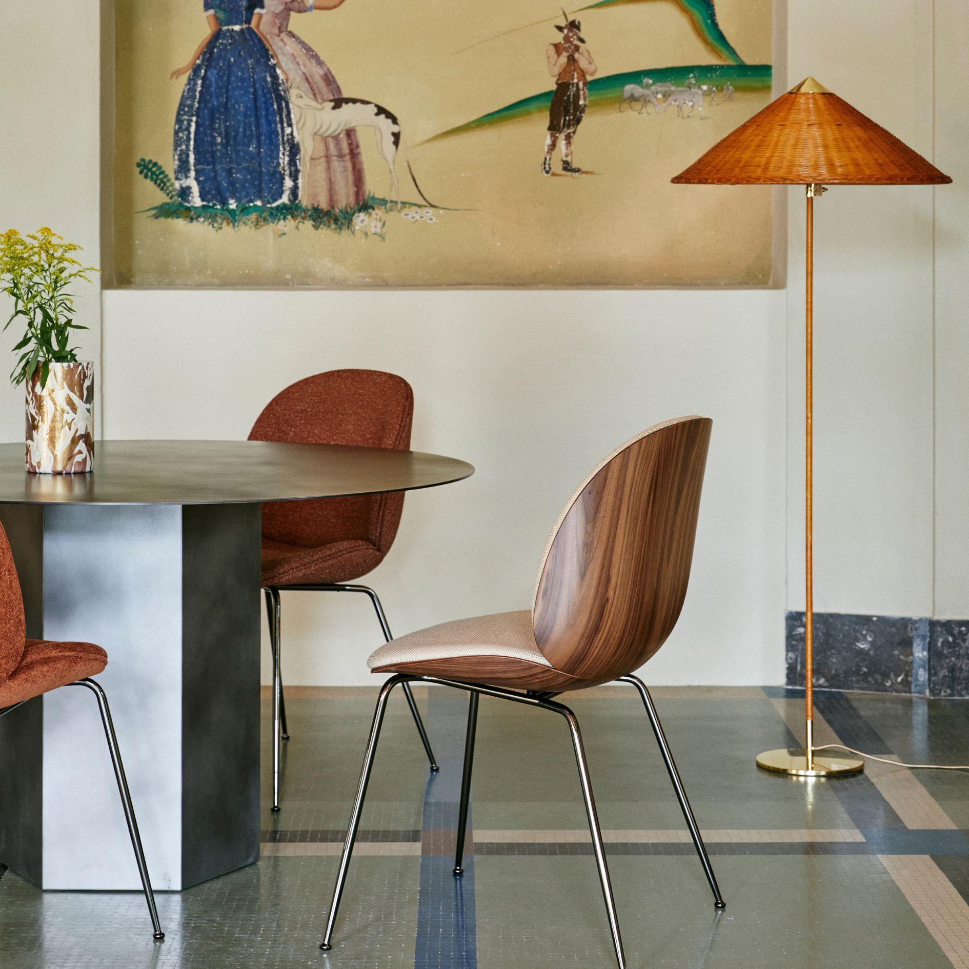 Paavo Tynell Model '9602' Brass and Rattan Floor Lamp with Wicker Shade for GUBI

Originally designed by Paavo Tynell in 1935 and characterized by its elegant, airy lampshade balanced by a lacquered rattan stem, the '9602' floor lamp shows the