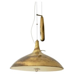 Lampada a sospensione con contrappeso in ottone modello A1965 di Paavo Tynell, Taito, anni '50