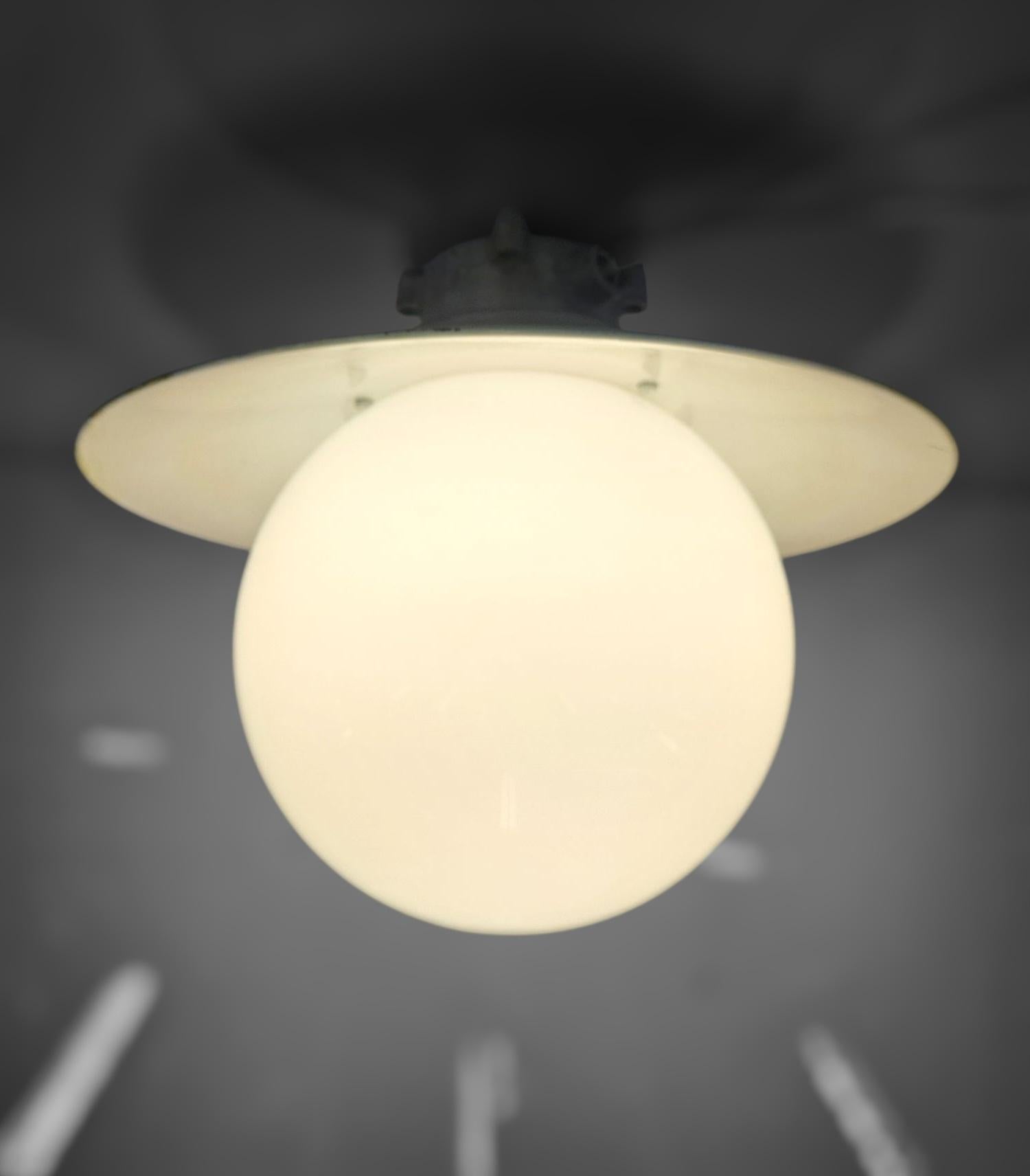 Finnish Paavo Tynell Outdoor / Indoor Industrial lamp Model H9-100, Idman 1960s For Sale