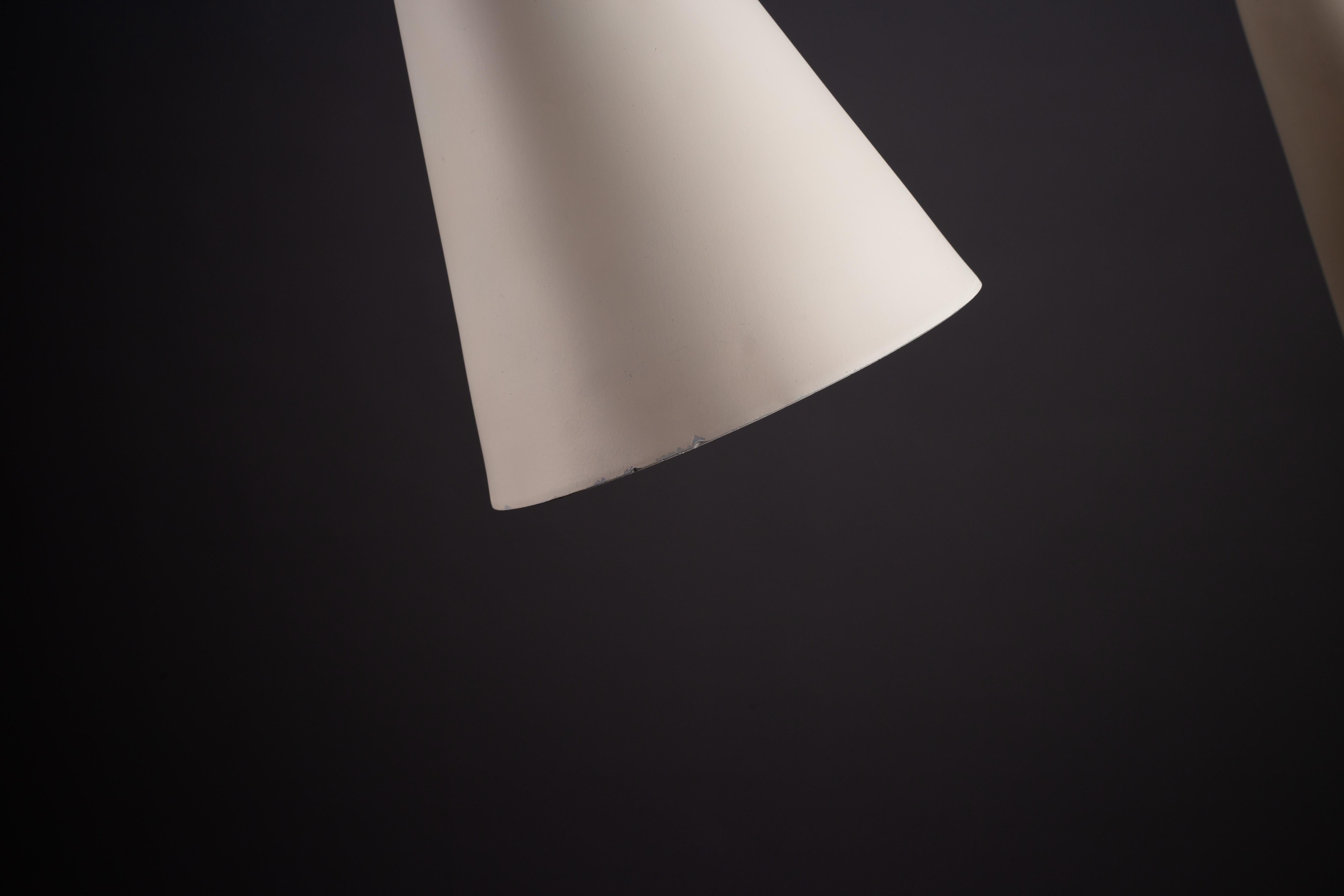 Paavo Tynell, pair of 1950s ceiling/wall lamps, Idman Oy en vente 7