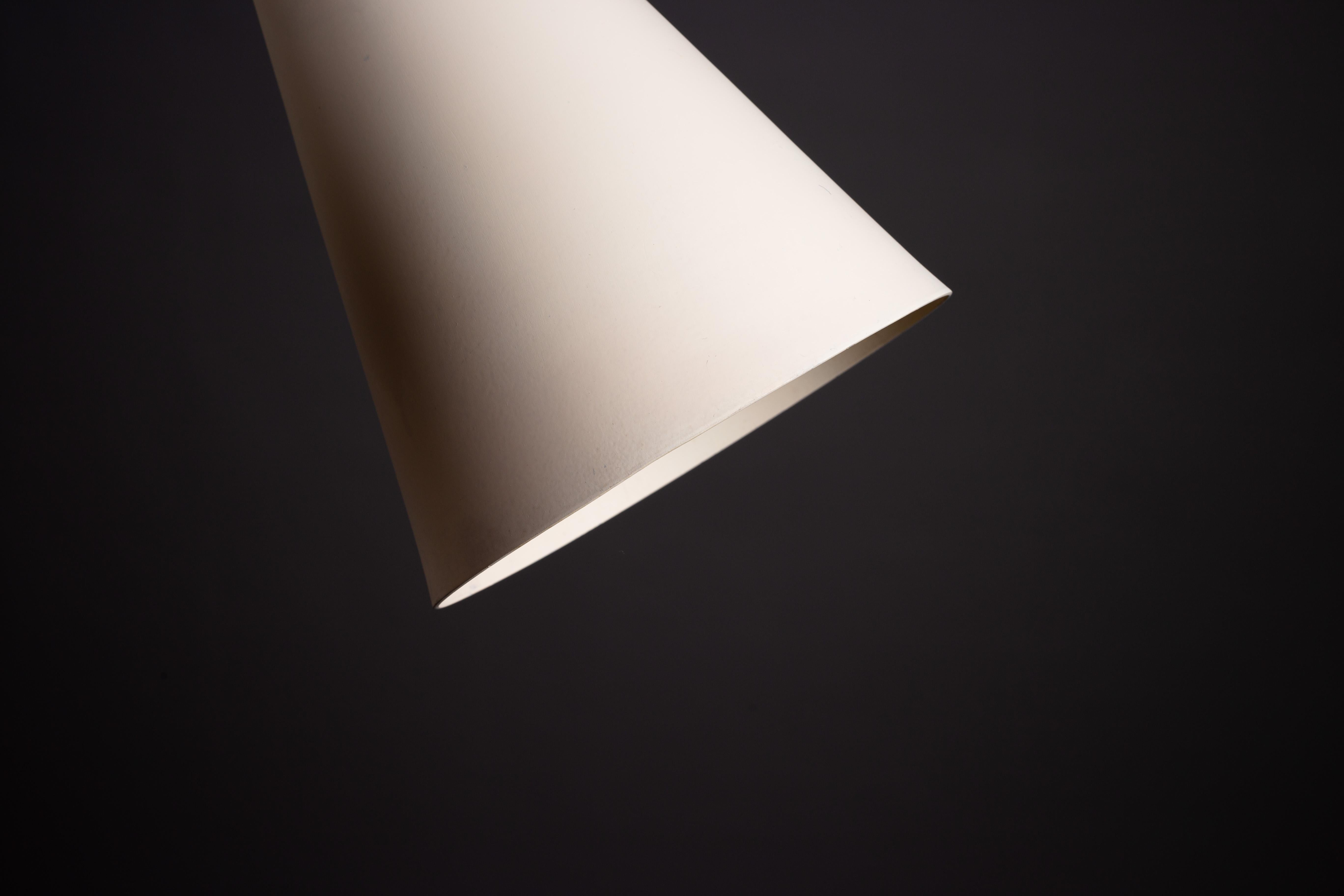 Paavo Tynell, pair of 1950s ceiling/wall lamps, Idman Oy en vente 8