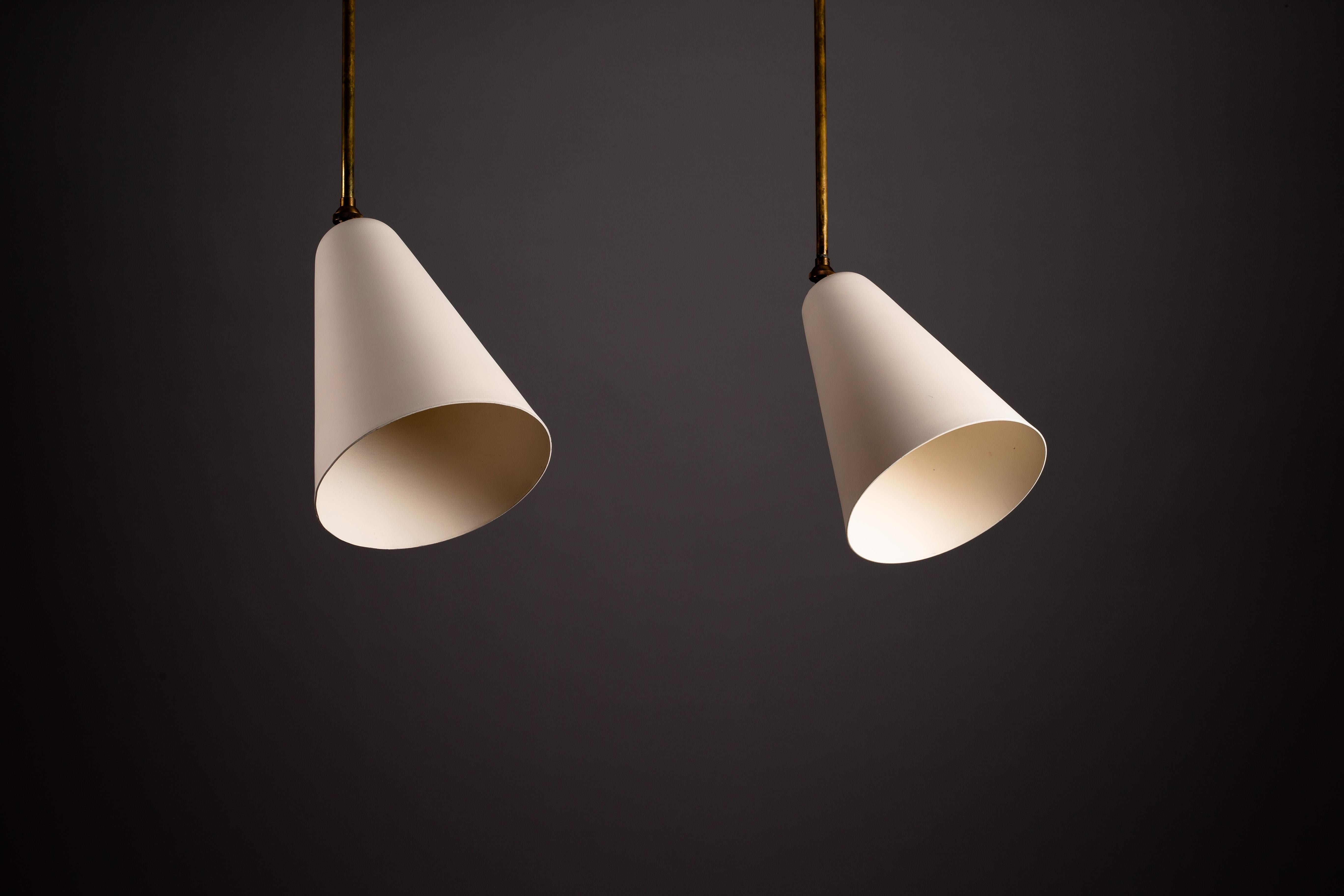 20ième siècle Paavo Tynell, pair of 1950s ceiling/wall lamps, Idman Oy en vente