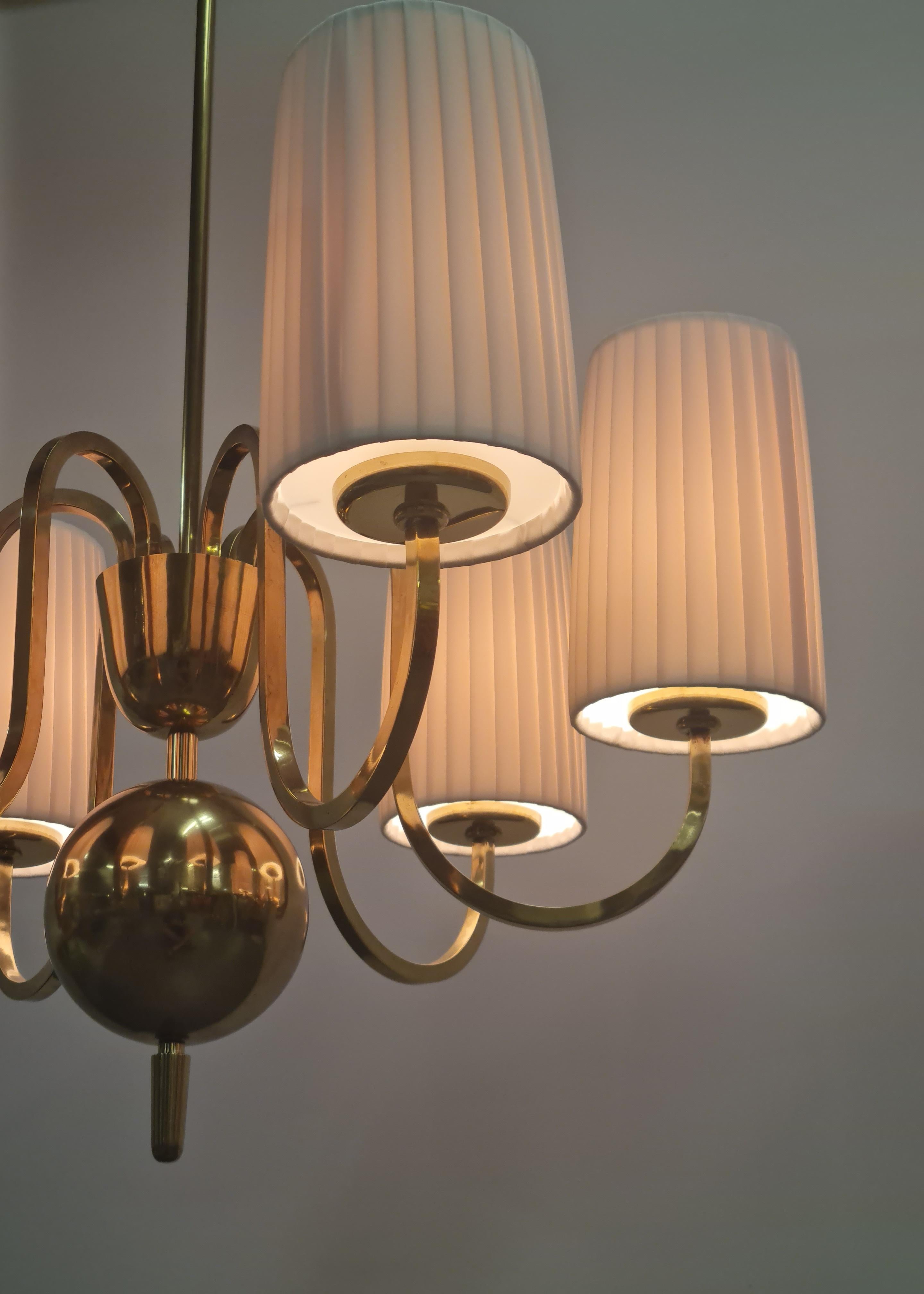 Coppia di lampadari in ottone e tessuto su commissione di Paavo Tynell, Taito 1940 in vendita 6