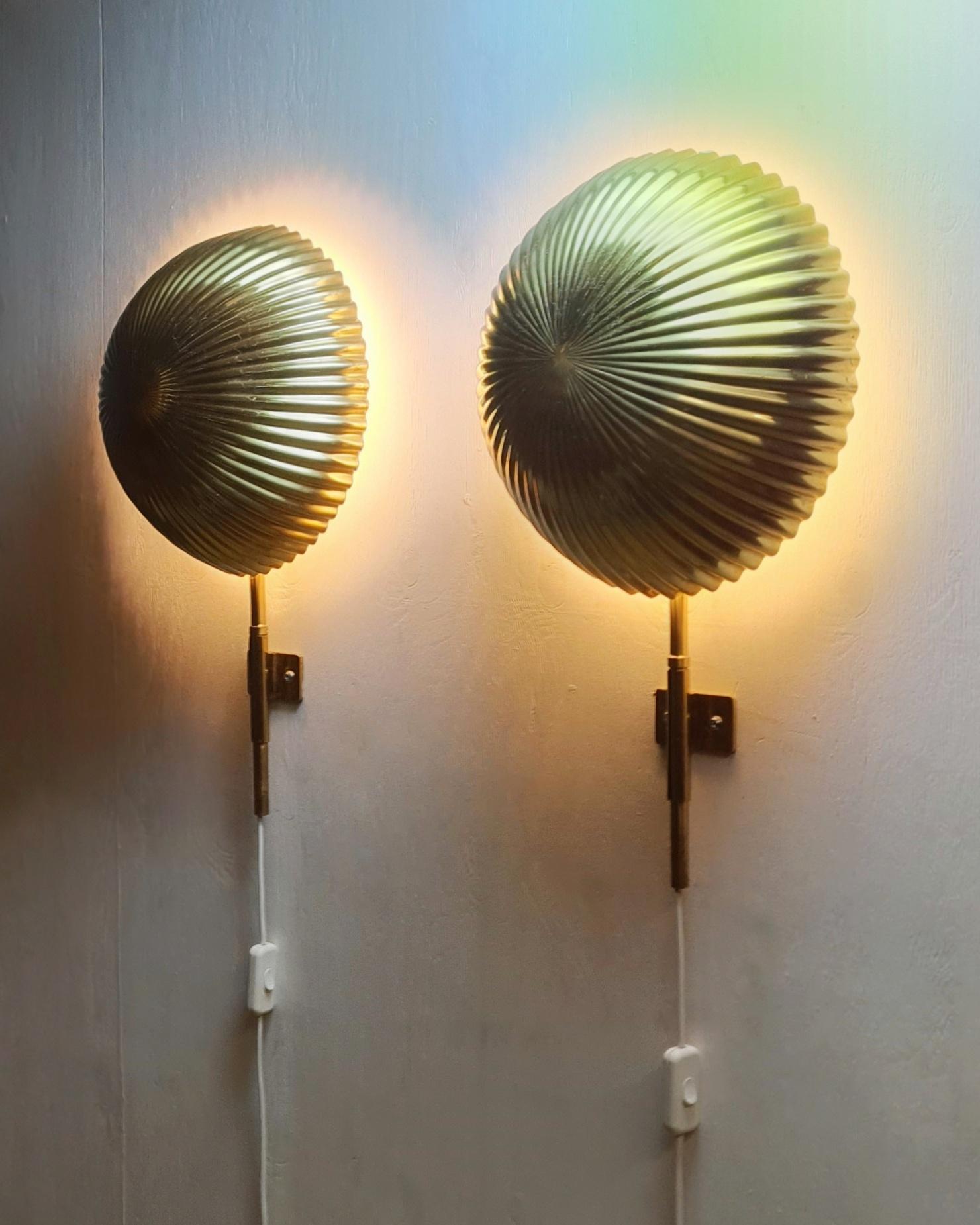 Paavo Tynell Pair of Large Seashell Wall Scones in Full Brass, Taito 1950s in vendita 4