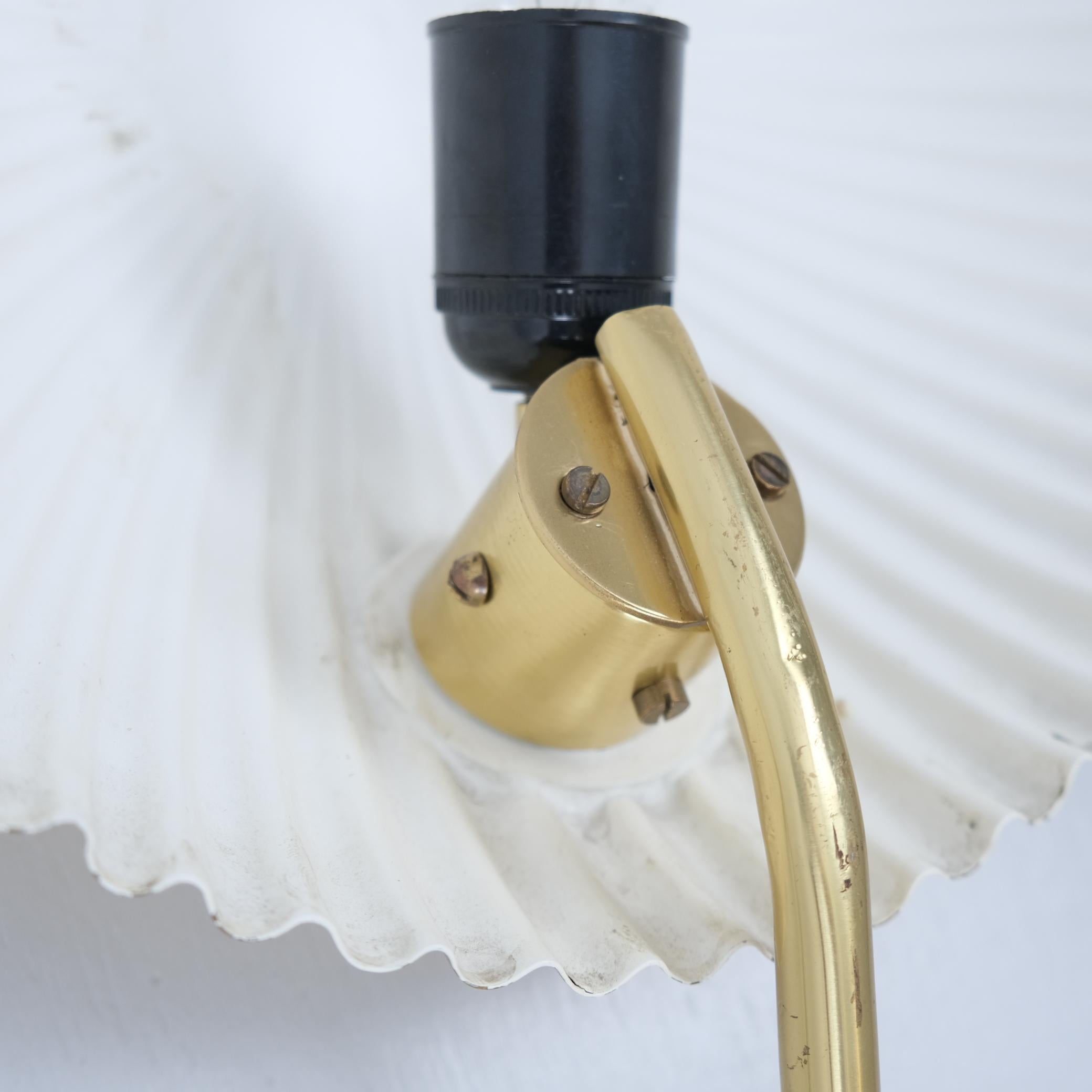 Paavo Tynell Pair of Large Seashell Wall Scones in Full Brass, Taito 1950s in vendita 9