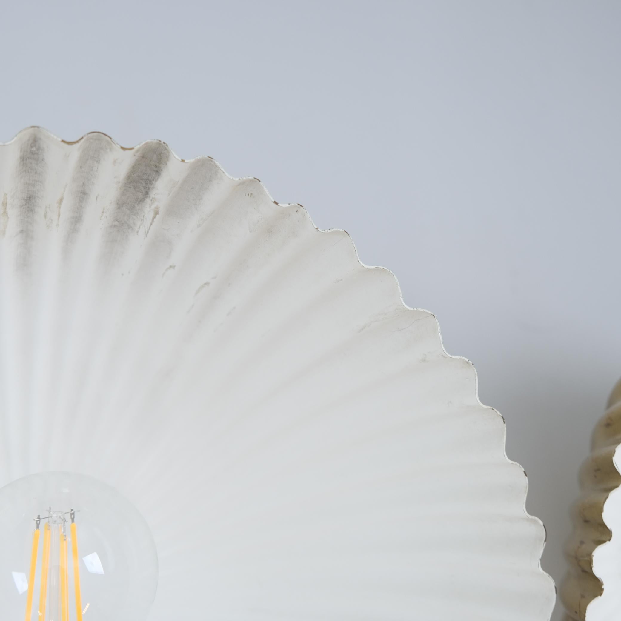 Paavo Tynell Pair of Large Seashell Wall Scones in Full Brass, Taito 1950s in vendita 11