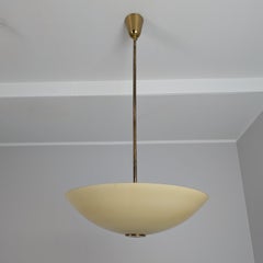 Paavo Tynell Pendelleuchte aus Messing und Glas Model No. 1017, Taito 1950er Jahre