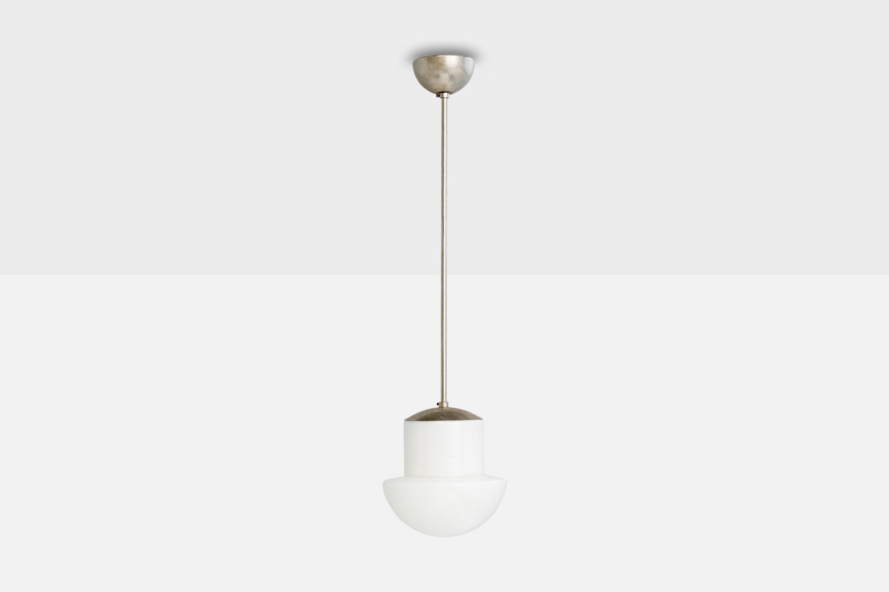 Scandinavo moderno Paavo Tynell, Lampada a sospensione, nichel, vetro, Finlandia, anni '30 in vendita