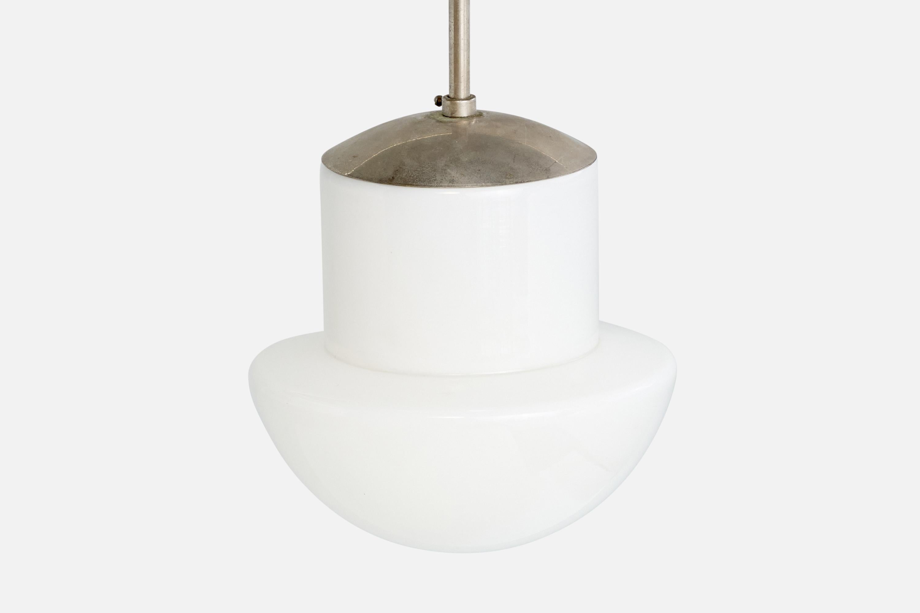 Paavo Tynell, Lampada a sospensione, nichel, vetro, Finlandia, anni '30 In condizioni buone in vendita a High Point, NC