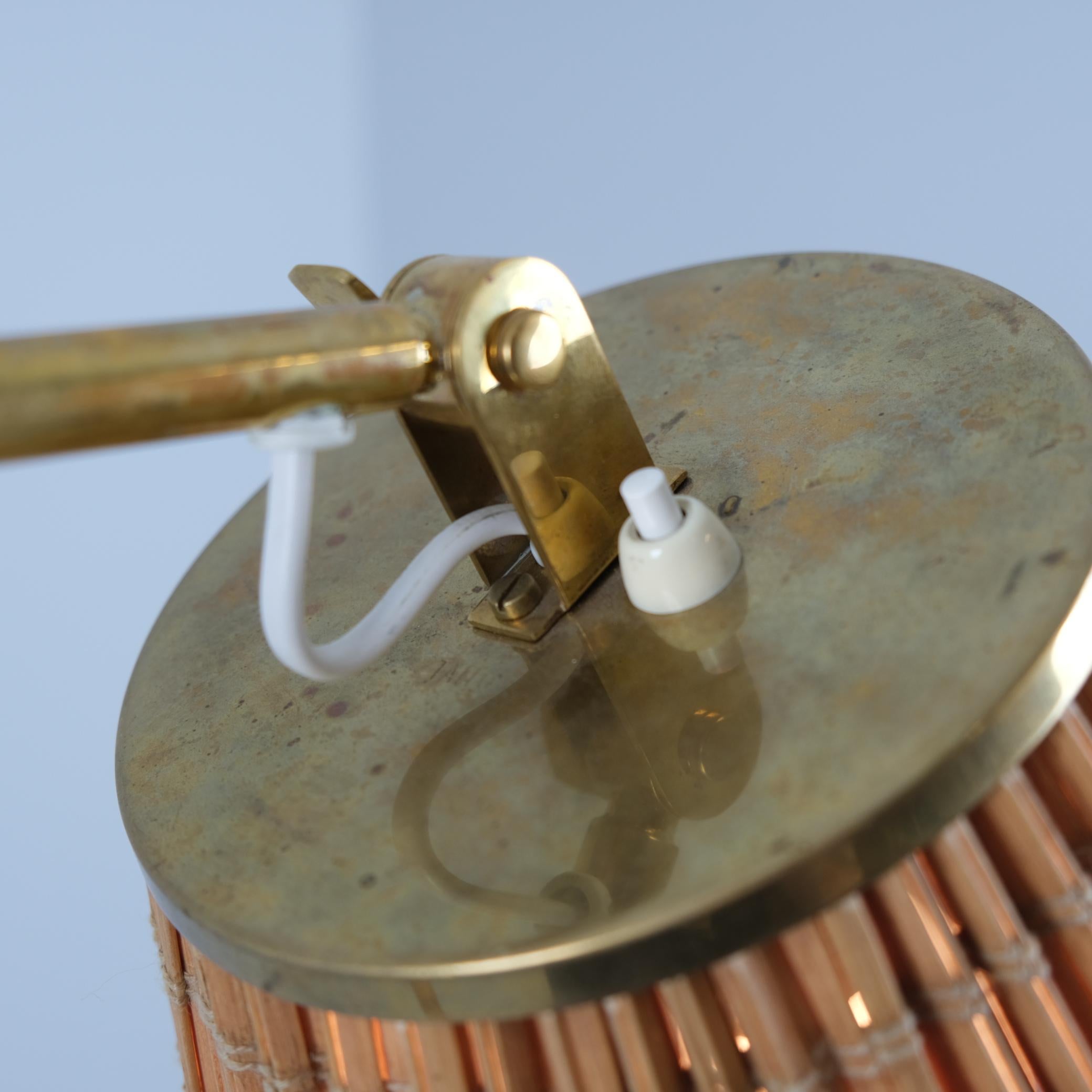 Milieu du XXe siècle Lampadaire 'Propeller' modèle 9631 en laiton et rotin, Paavo Tynell, Taito années 1950 en vente