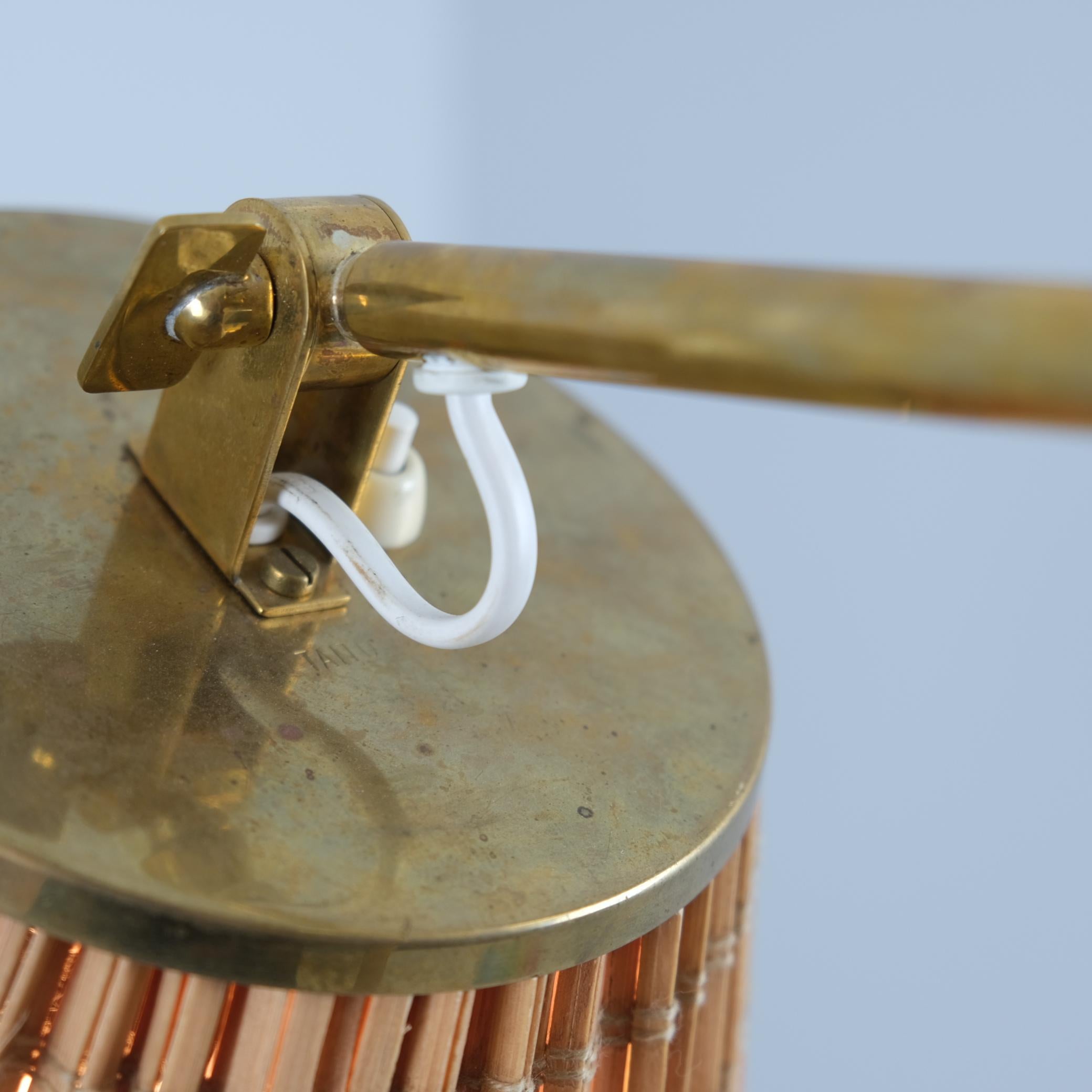 Laiton Lampadaire 'Propeller' modèle 9631 en laiton et rotin, Paavo Tynell, Taito années 1950 en vente