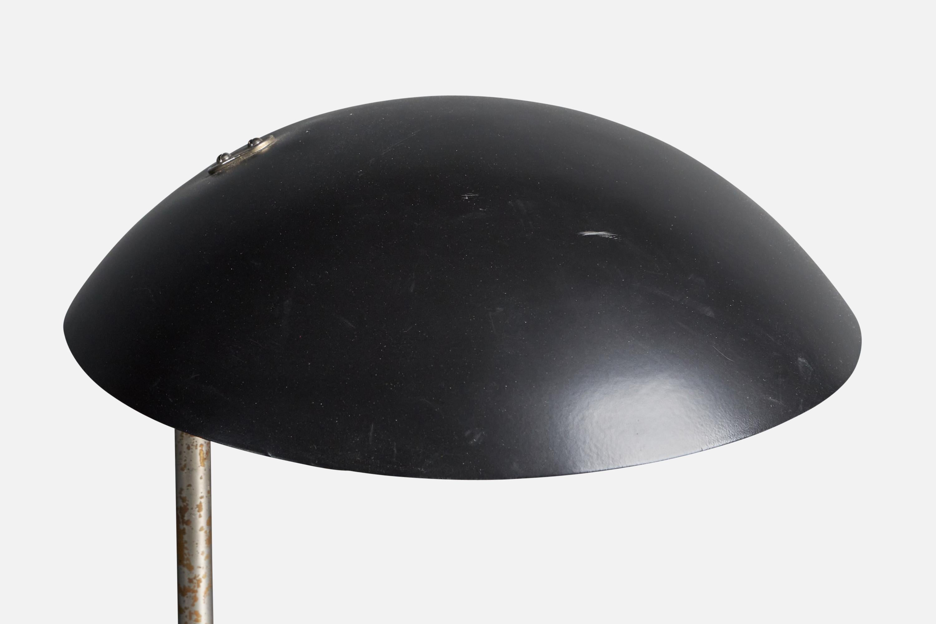 Mid-Century Modern Paavo Tynell, Rare Desk Lamp, Steel, Lacquered metal, Taito OY, Finland, 1930s For Sale