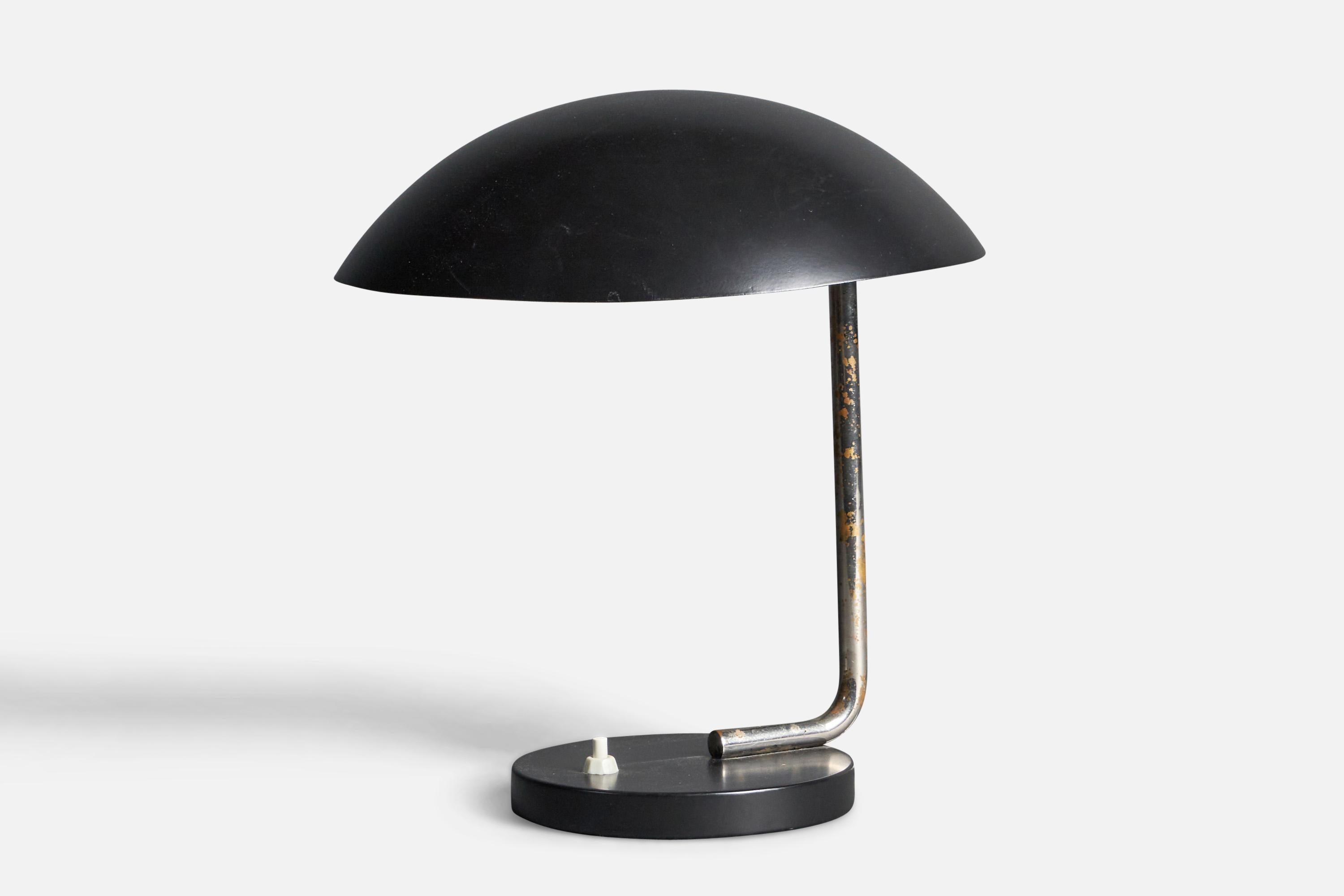 Paavo Tynell, Rare Desk Lamp, Steel, Lacquered metal, Taito OY, Finland, 1930s In Good Condition For Sale In High Point, NC
