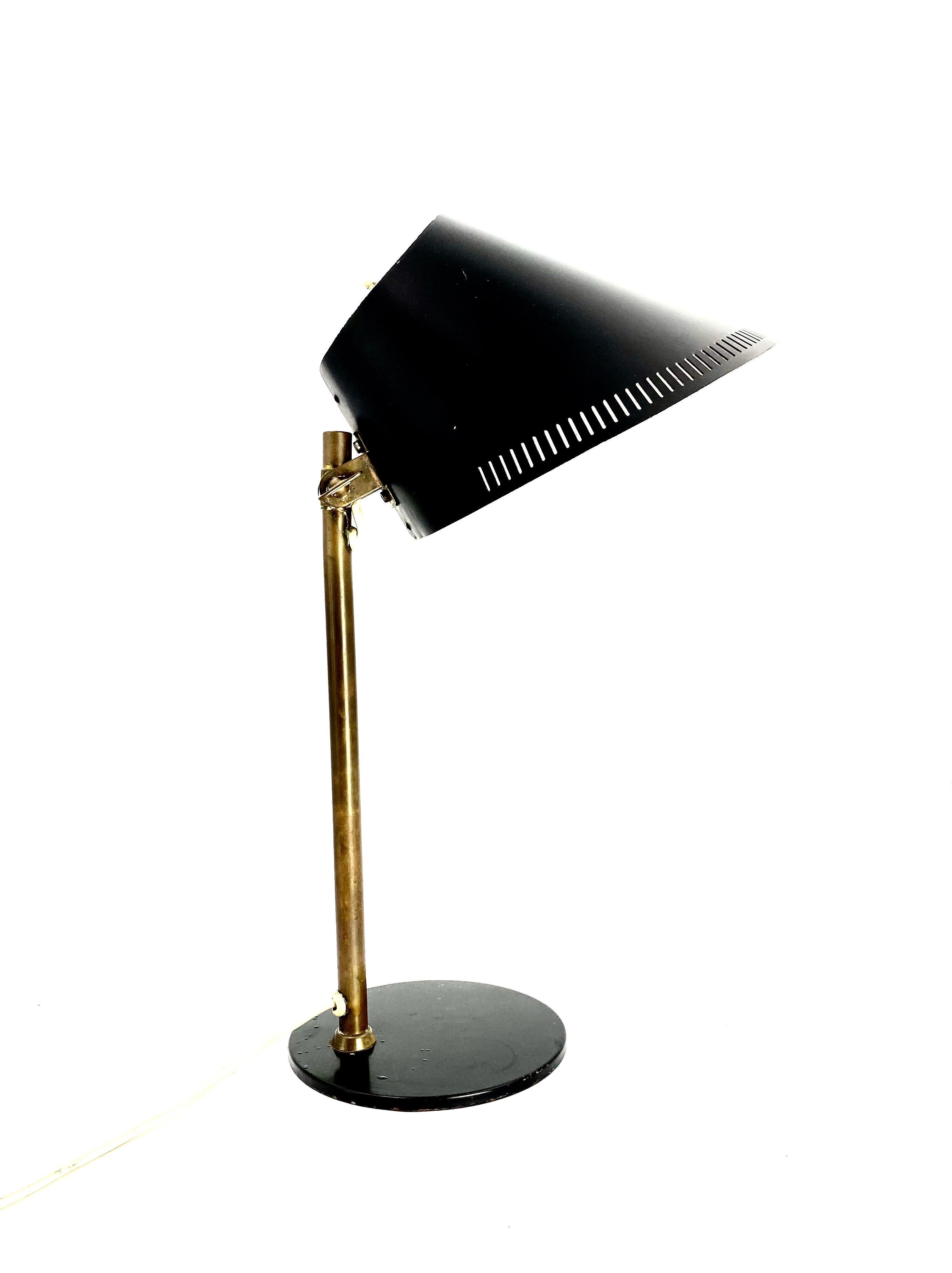 Paavo Tynell Rare Table Lamp Mod. 9227, by Taito E Idman, Finland, 1958 For Sale 8