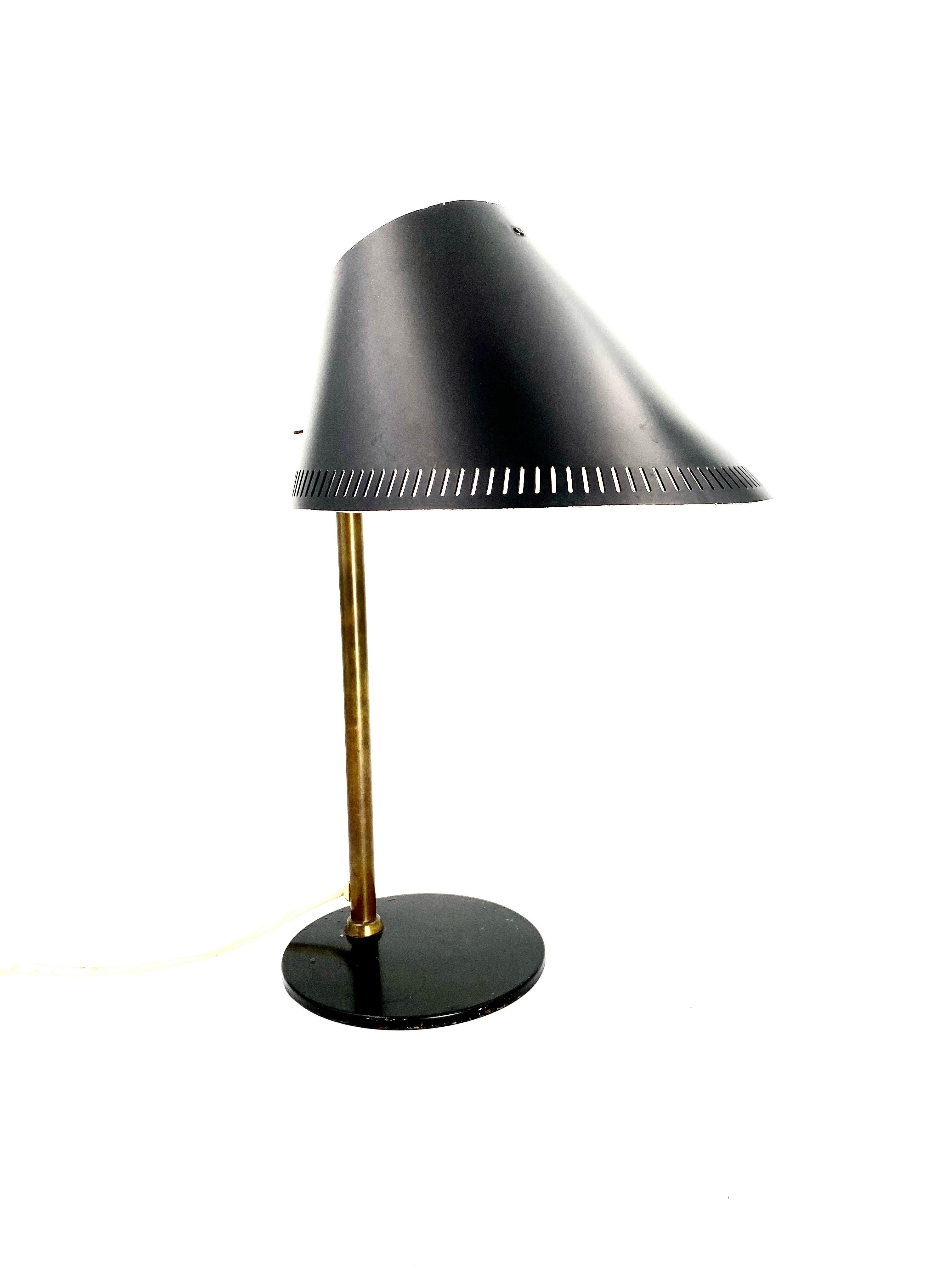 Mid-Century Modern Paavo Tynell Rare Table Lamp Mod. 9227, by Taito E Idman, Finland, 1958 For Sale