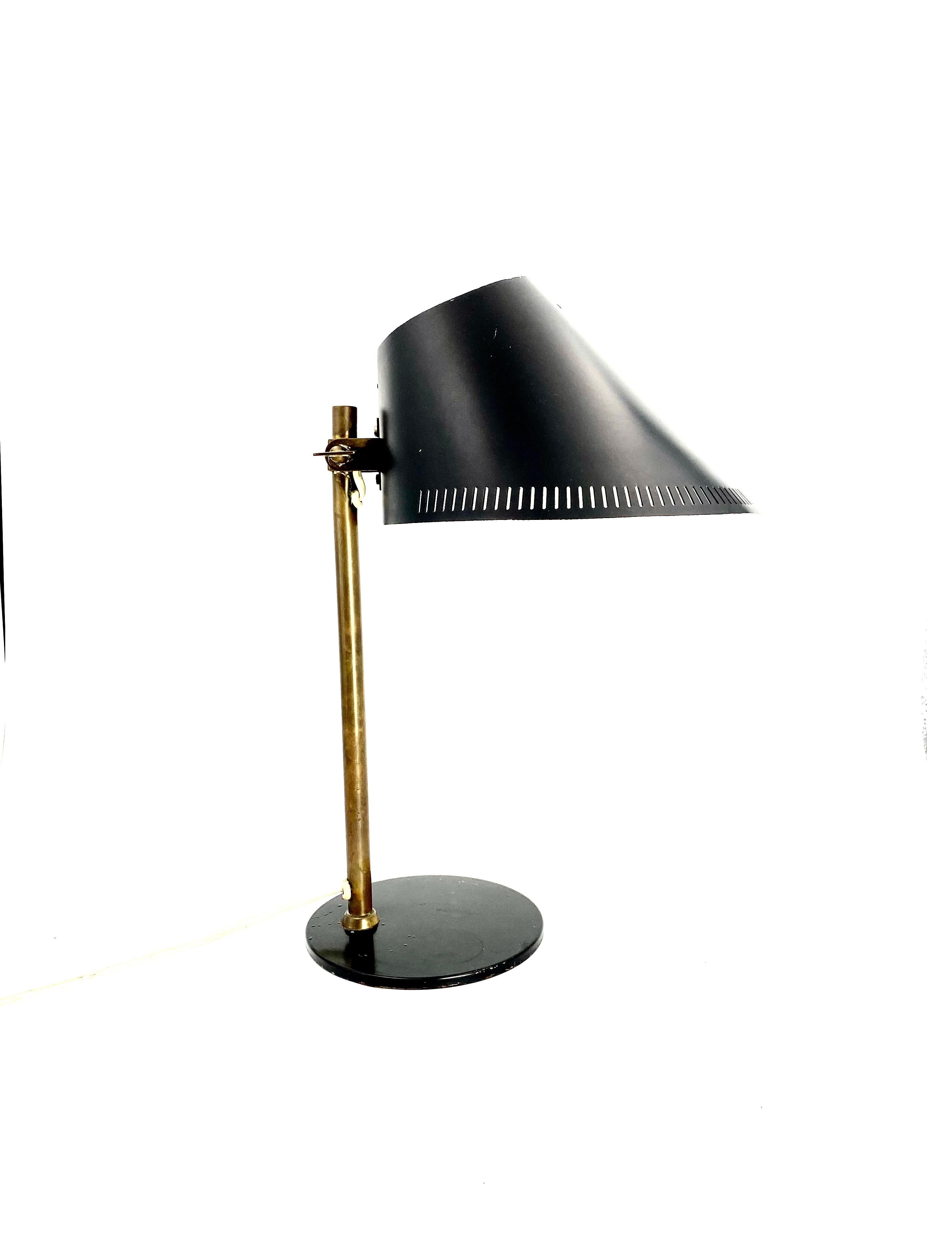 Milieu du XXe siècle Rare lampe de bureau Paavo Tynell Mod. 9227, par Taito e Idman, Finlande, 1958 en vente