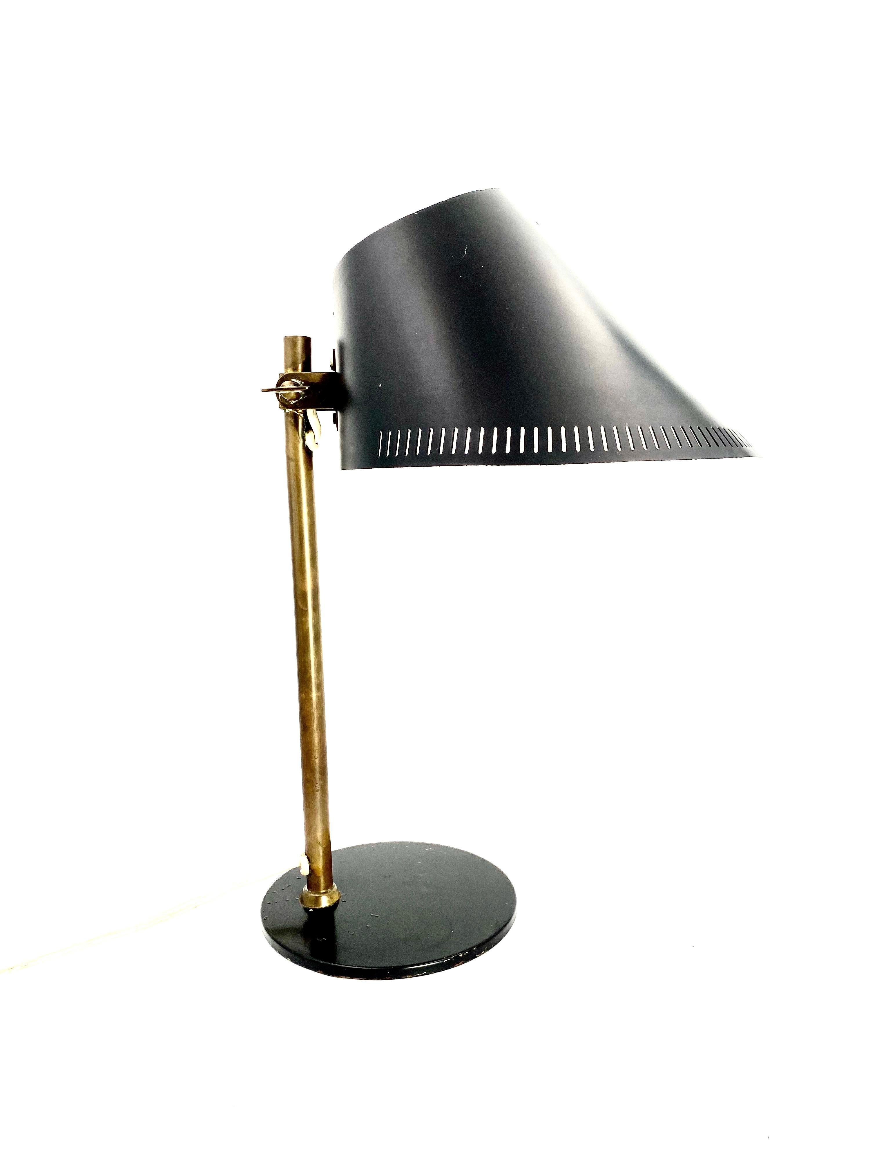 Aluminum Paavo Tynell Rare Table Lamp Mod. 9227, by Taito E Idman, Finland, 1958 For Sale
