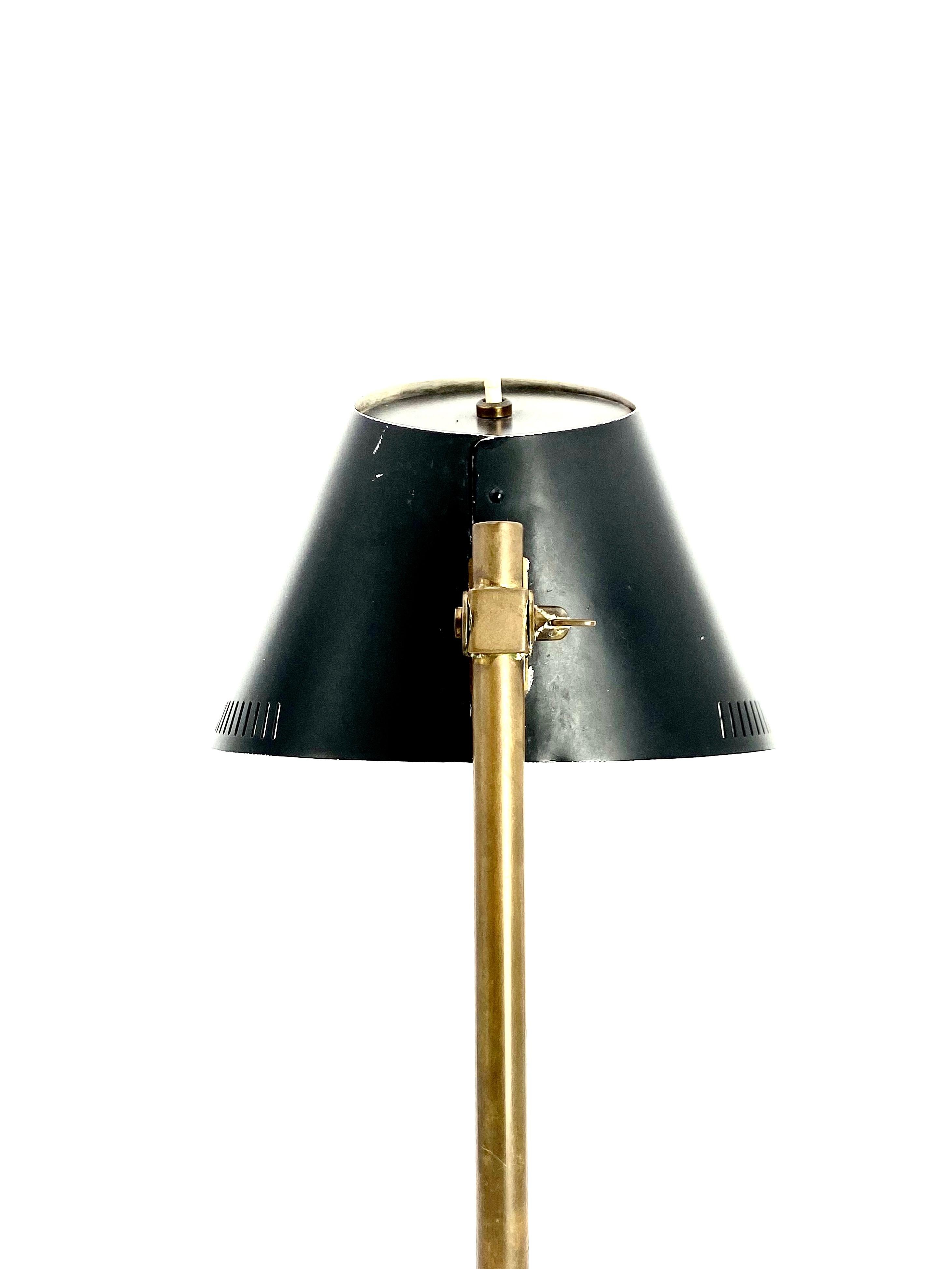 Rare lampe de bureau Paavo Tynell Mod. 9227, par Taito e Idman, Finlande, 1958 en vente 2