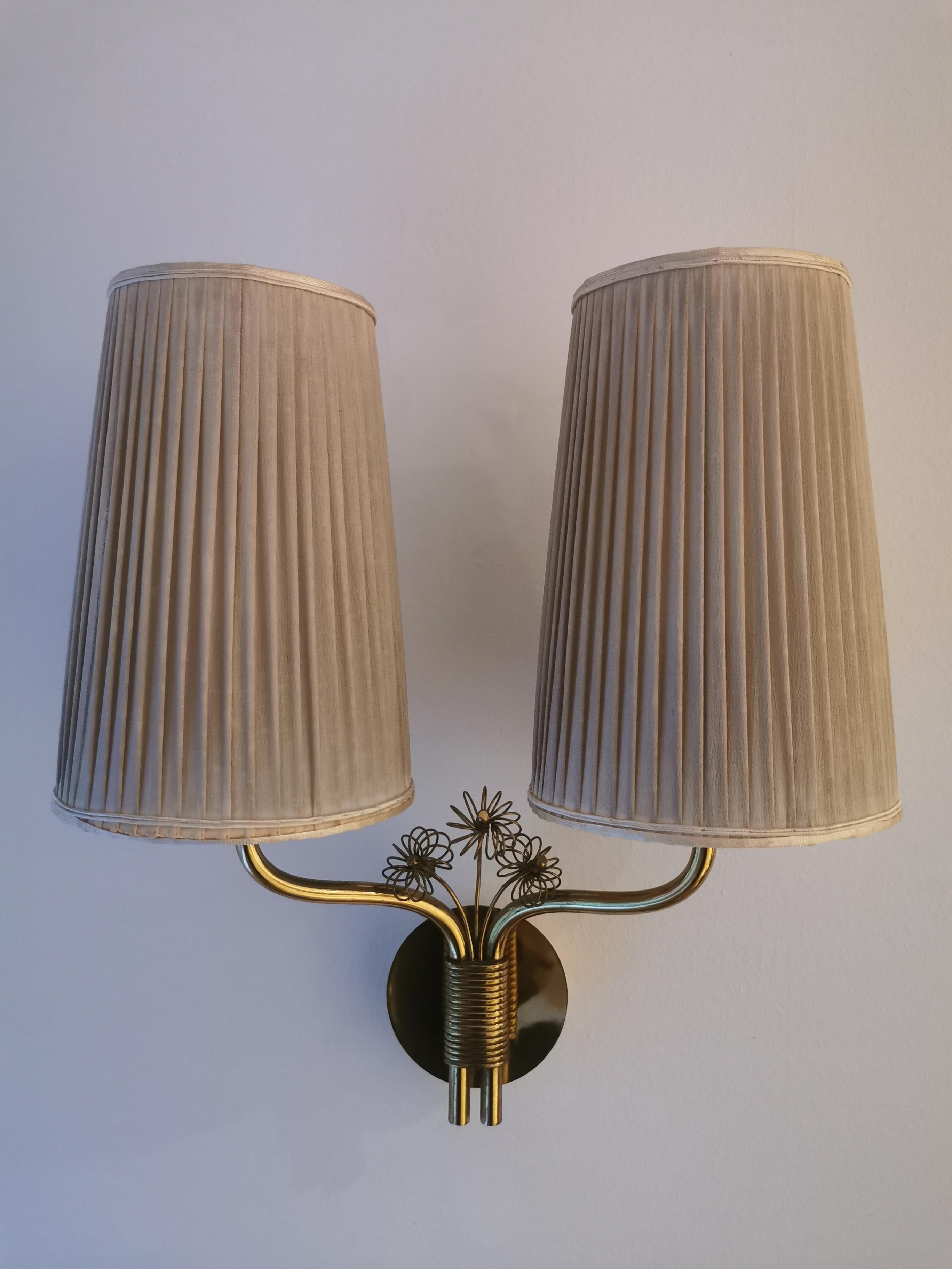 Paavo Tynell, Rare Wall Light, Brass, Original Fabric Shades and Glass, 1950s 4