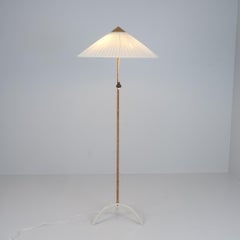 Paavo Tynell Raven Leg Floor Lamp model. 9615, White with Rattan, Taito Oy 1950s
