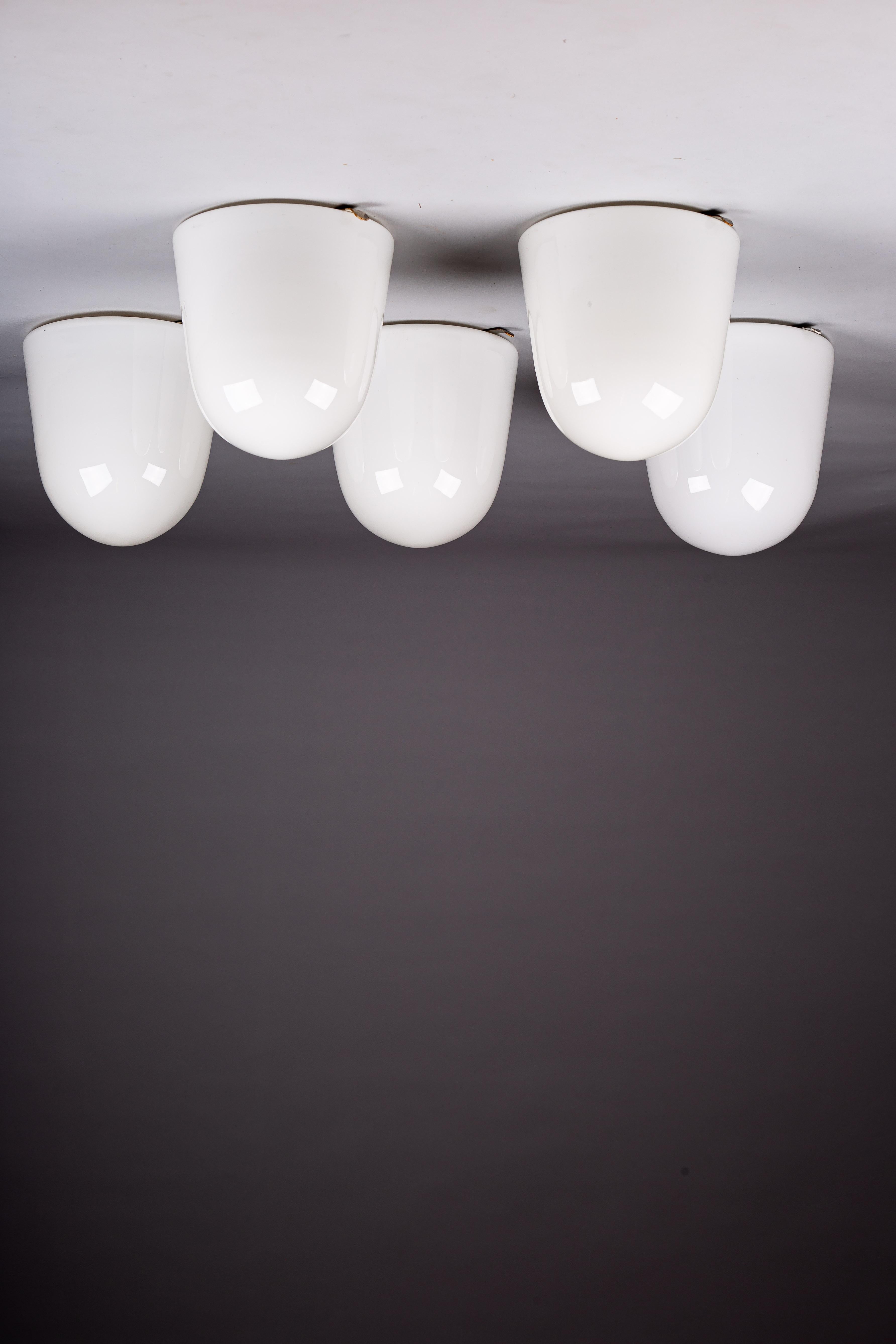 Mid-Century Modern Paavo Tynell, ensemble de montures encastrées en verre opalin modernes du milieu du siècle dernier pour Idman Oy en vente