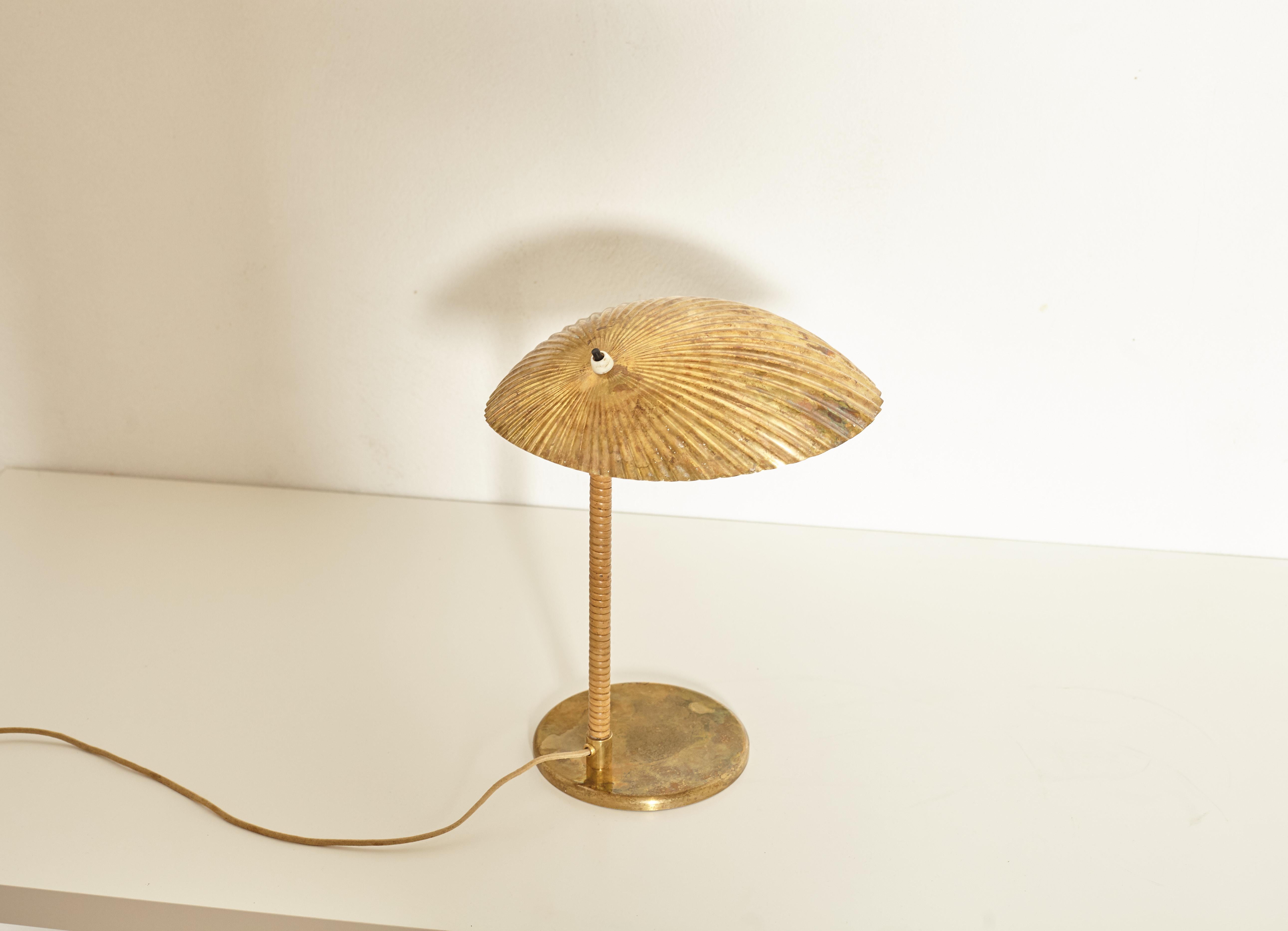 Paavo Tynell Simpukka ‘Clam’ Table / Desk Lamp, Taito Oy, Finland, 1930s-1940s 10