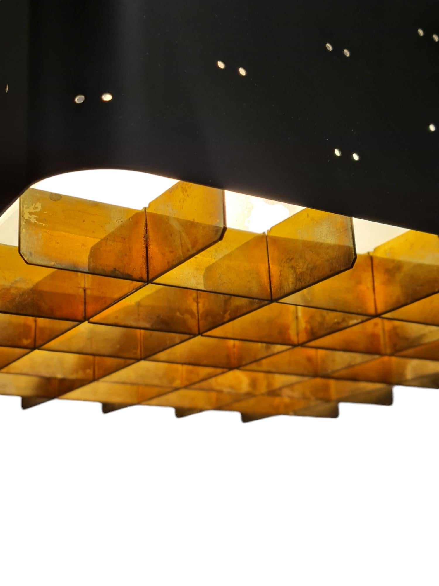 Metà XX secolo Lampada da soffitto Paavo Tynell Starry Sky 9068 in nero e ottone, Idman 1950s in vendita