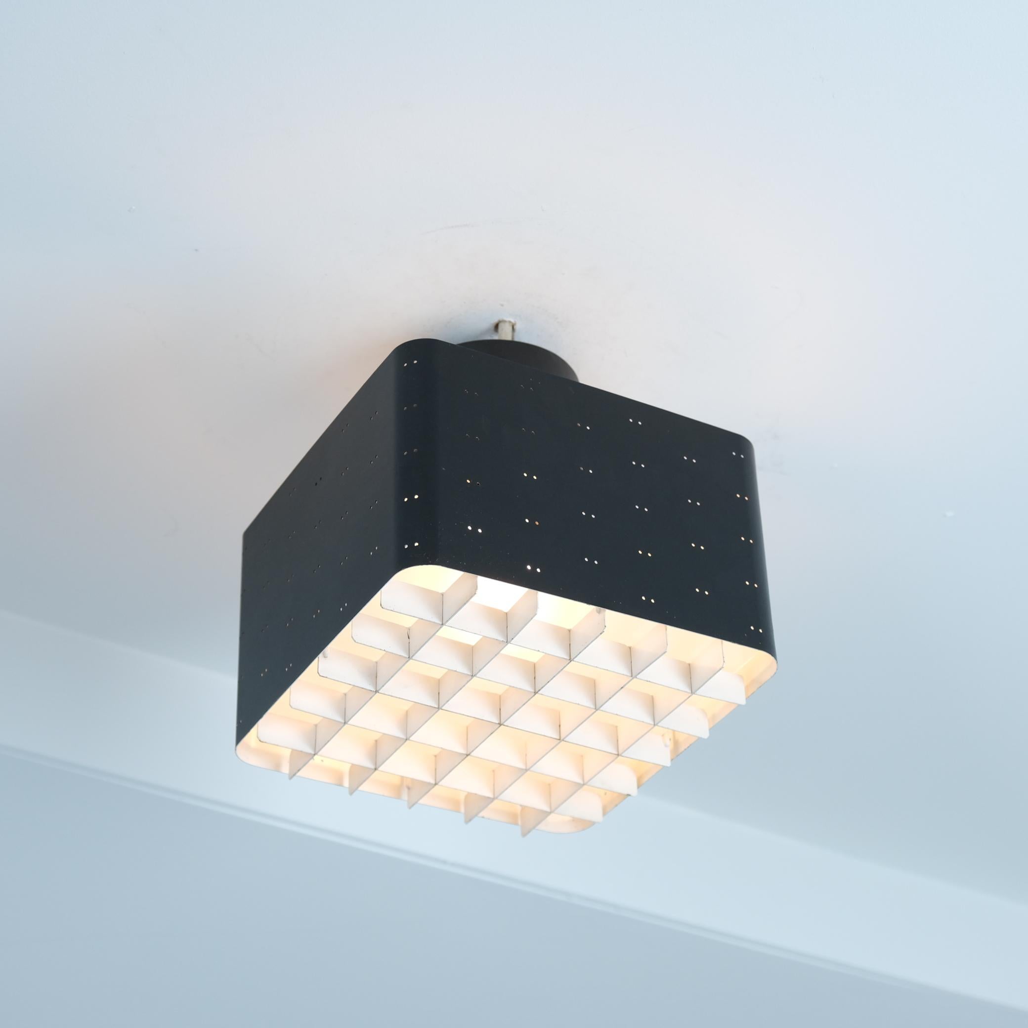 Paavo Tynell Lámpara de techo Starry Sky 9068 en blanco y negro, Idman Años 50 en Bueno estado para la venta en Helsinki, FI