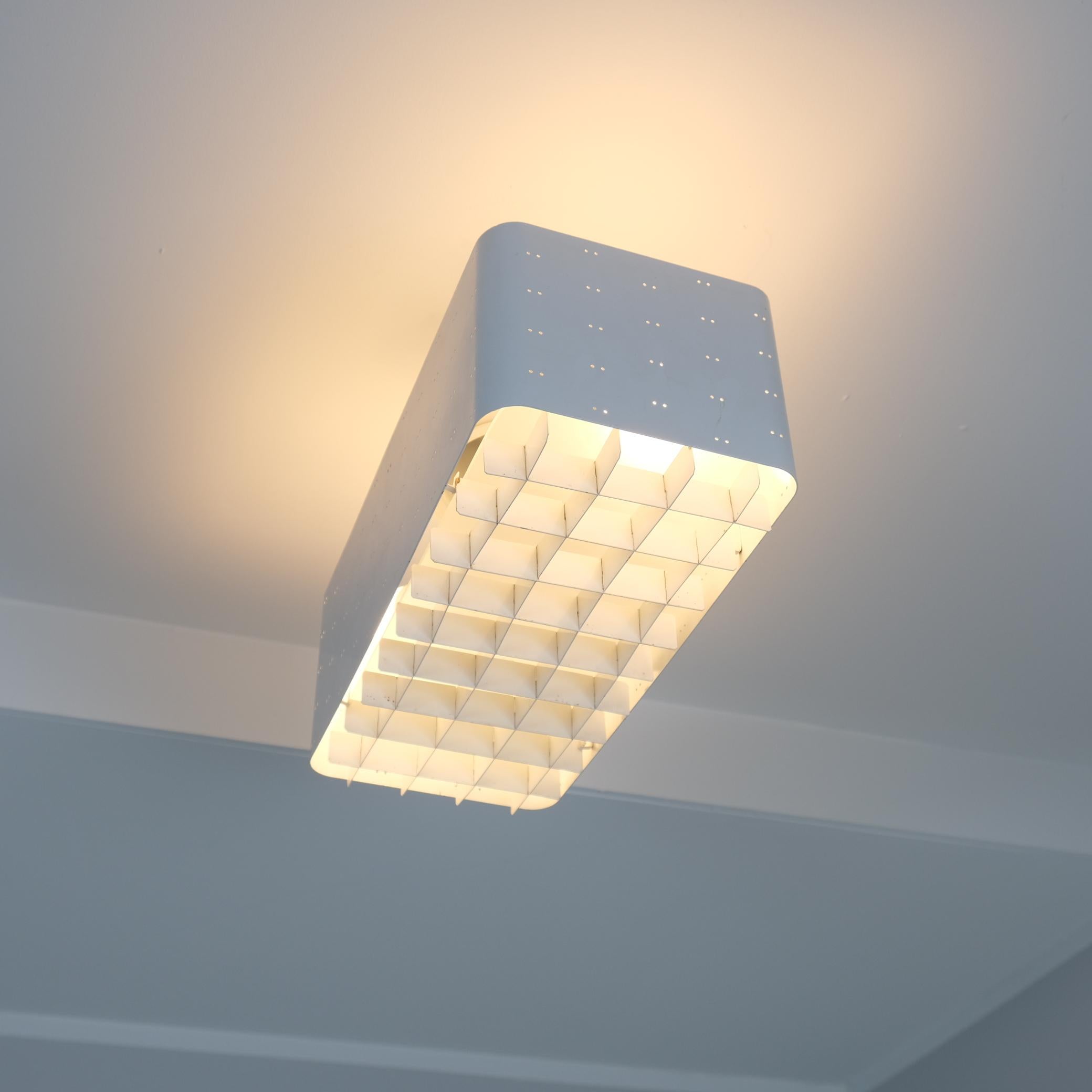 Lampada da soffitto a cielo stellato Paavo Tynell 9068 in colore bianco originale, Idman 1960 in vendita 2
