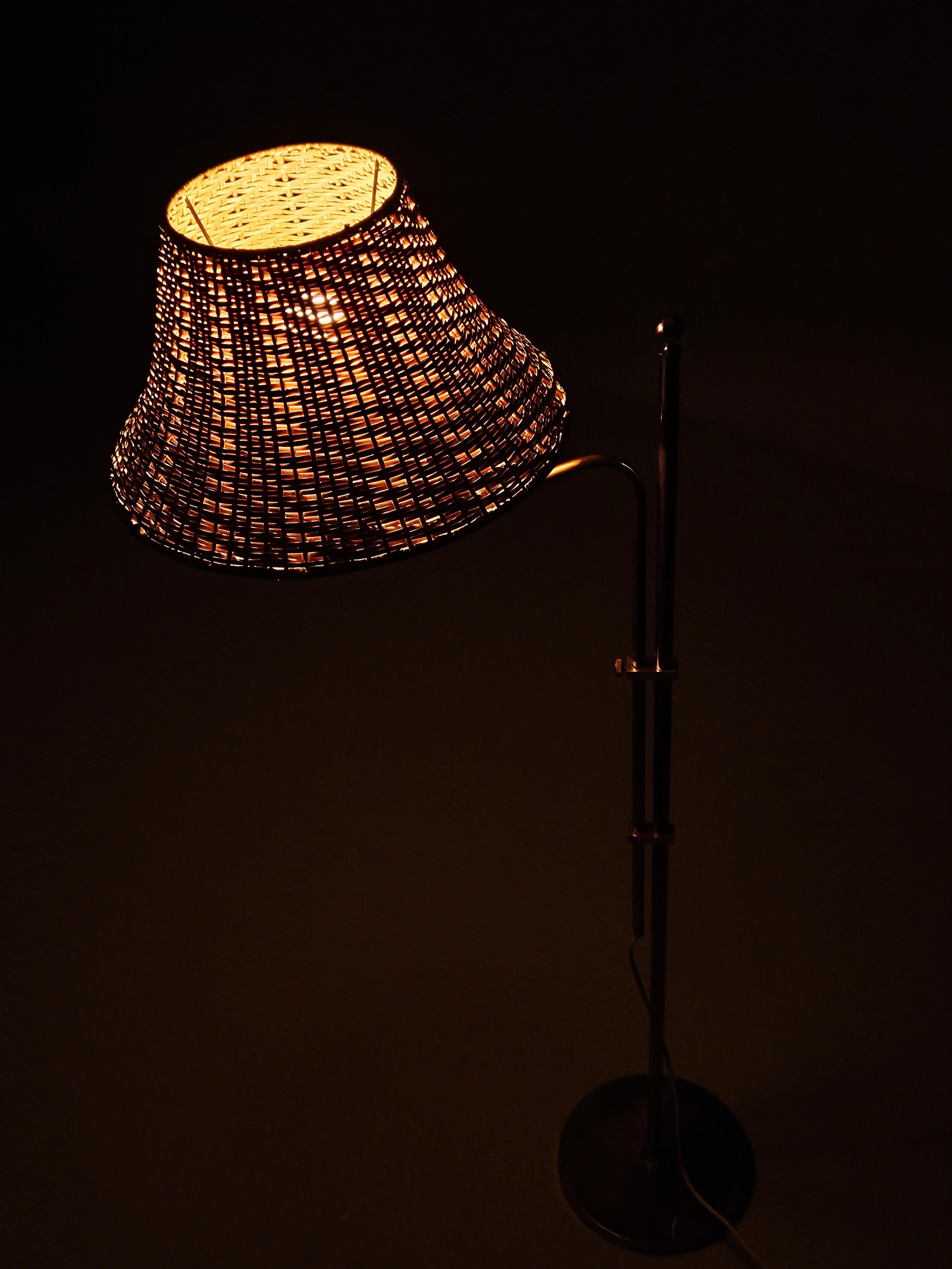 Verstellbare Stehlampe im Stil von Paavo Tynell von Bergboms, Schweden, 1960er Jahre im Angebot 3