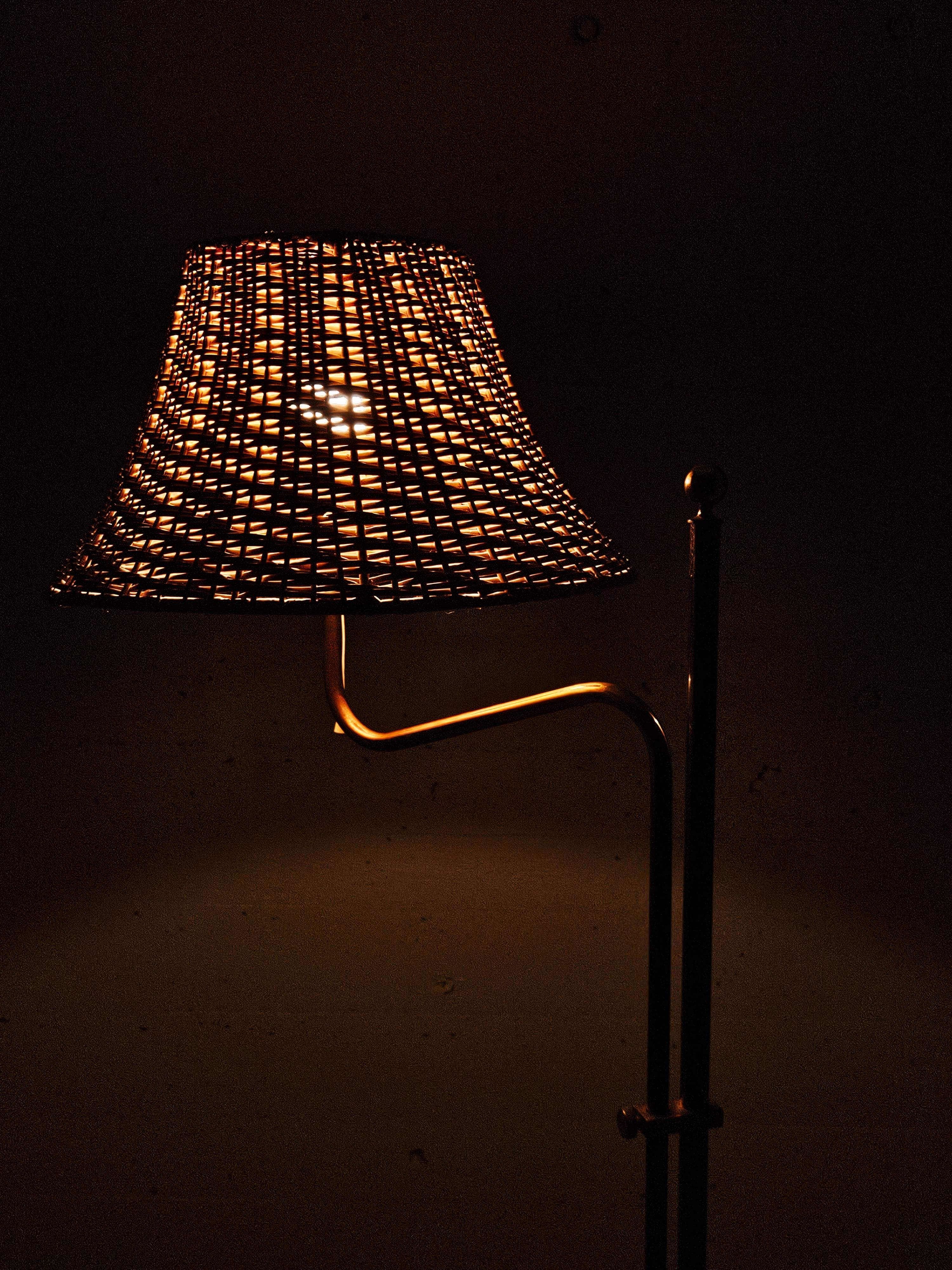 Verstellbare Stehlampe im Stil von Paavo Tynell von Bergboms, Schweden, 1960er Jahre im Angebot 1