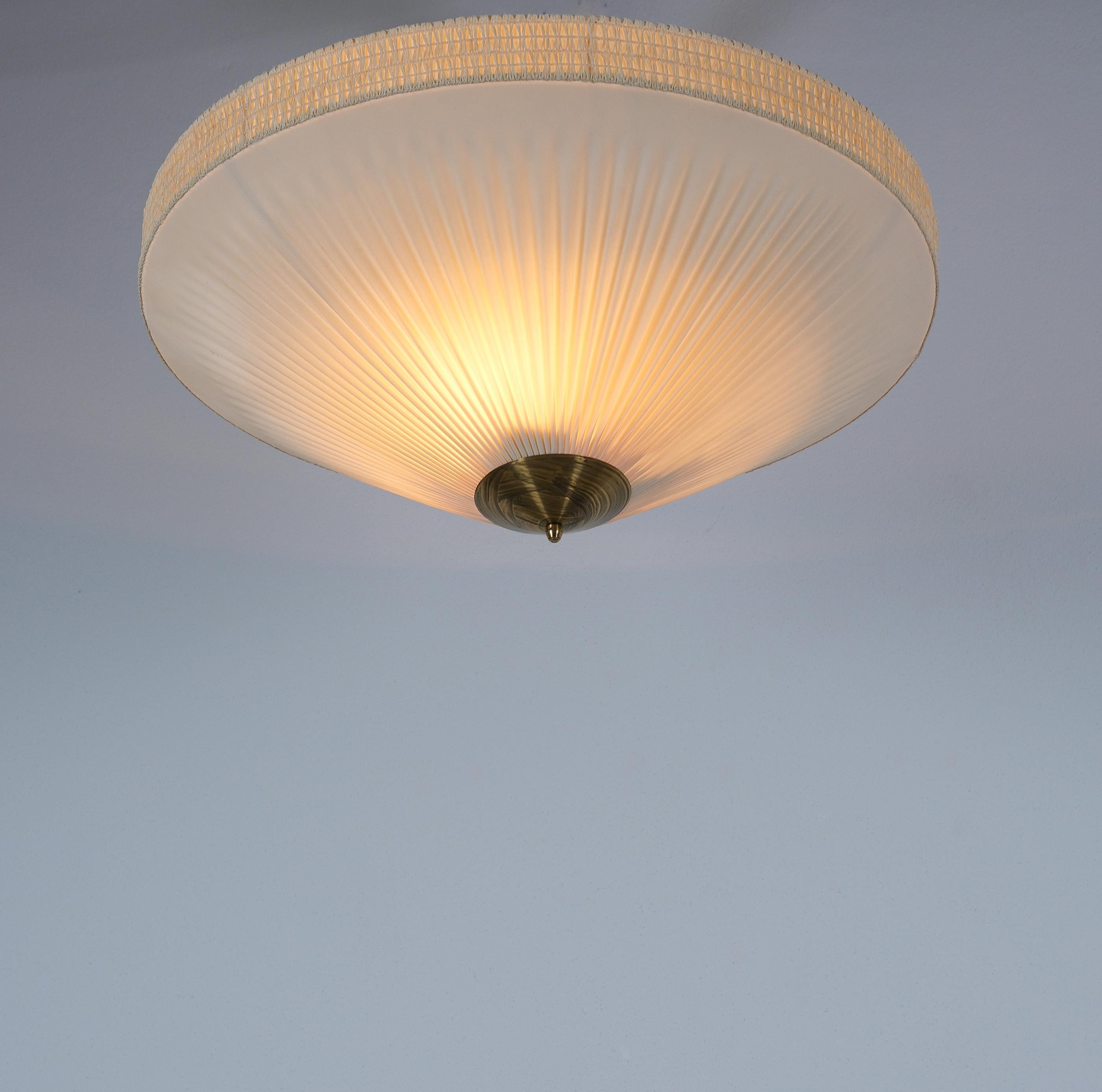 Paavo Tynell Style Flush Mountains Laiton et vinyle, Finlande 1950 en vente 3