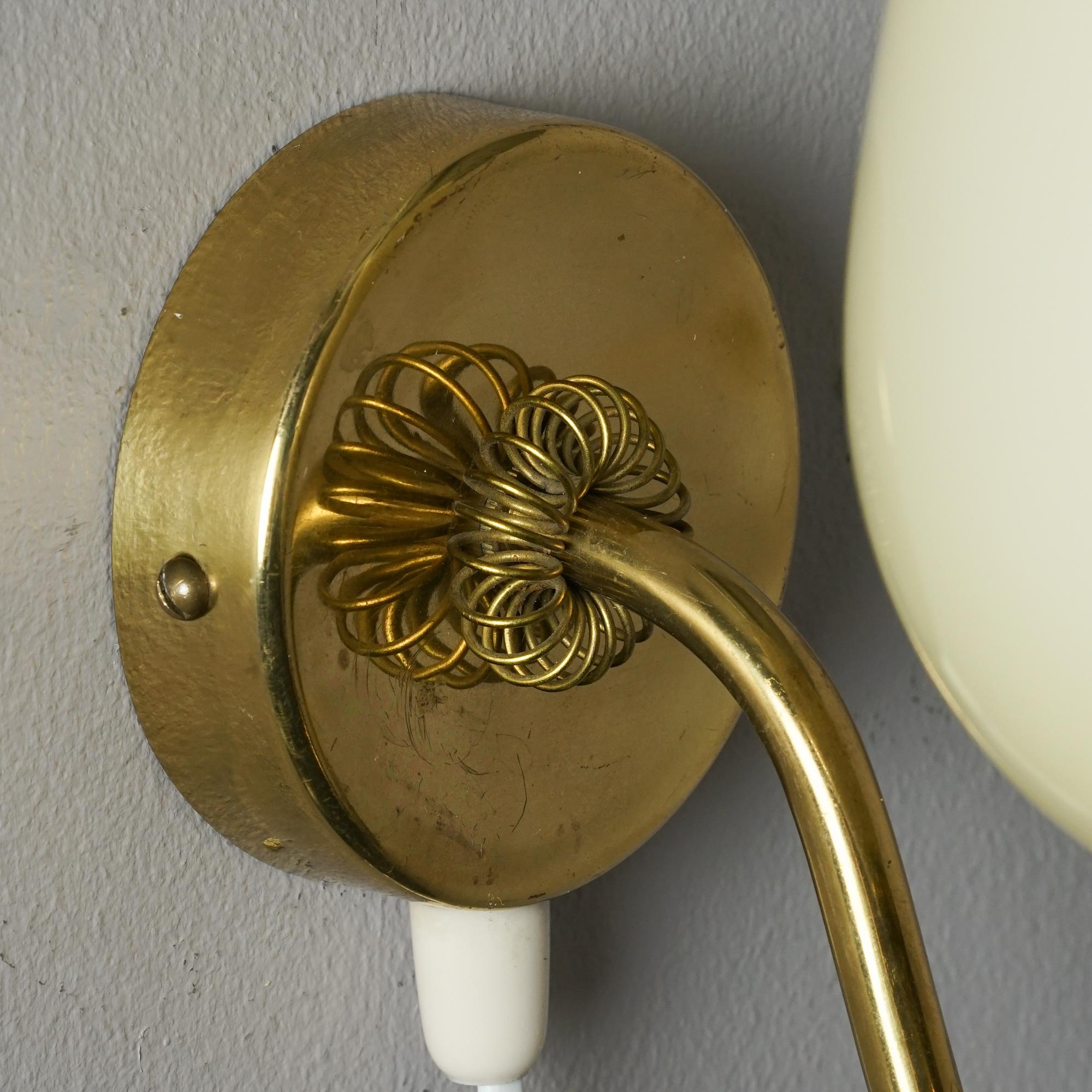 Paavo Tynell -Style Scandinavian Modern Wall Light by Itsu Finland, 1940/1950s 1