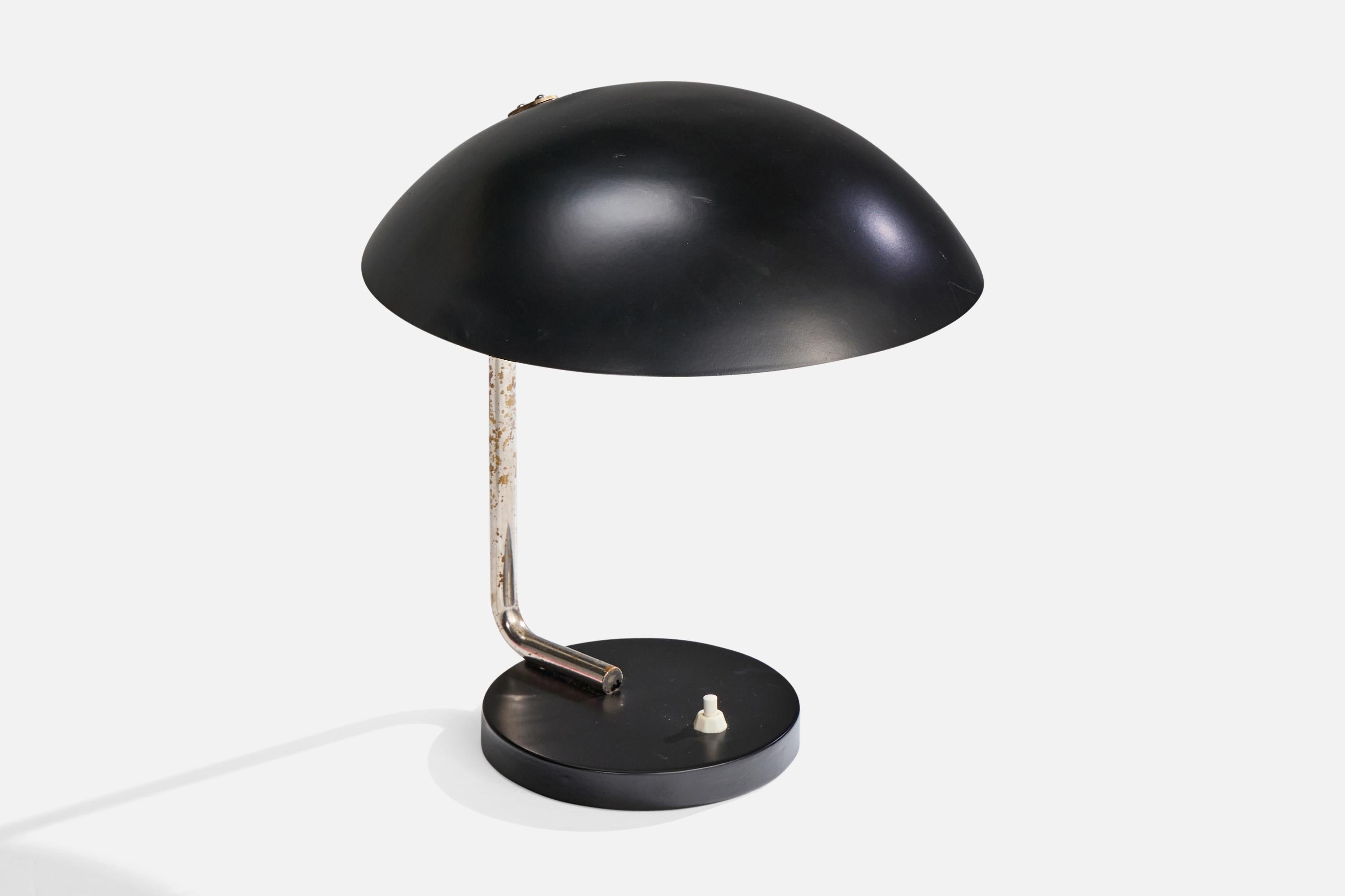 Finlandais Paavo Tynell, lampe de table, chrome, métal, Finlande, années 1930 en vente