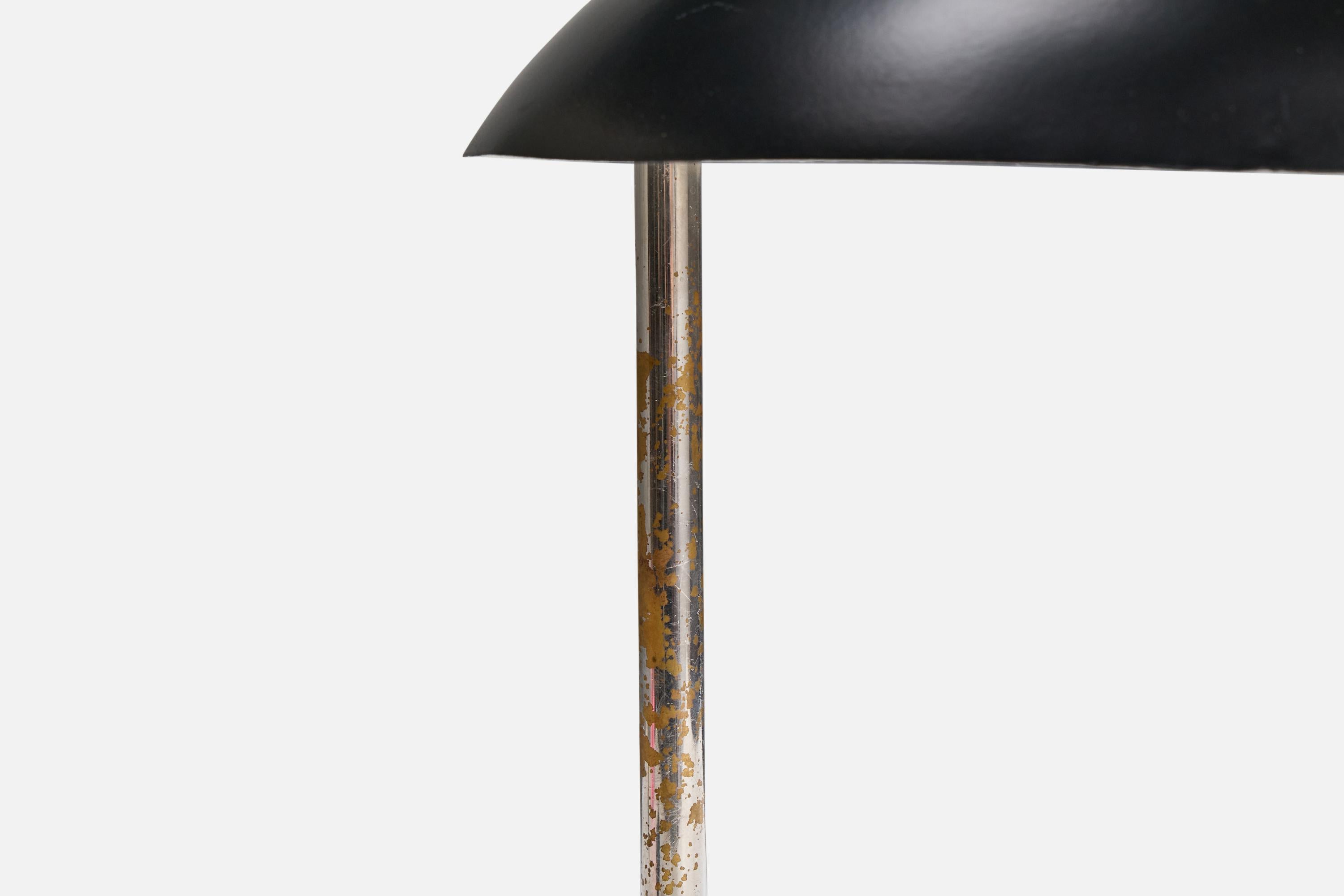 Milieu du XXe siècle Paavo Tynell, lampe de table, chrome, métal, Finlande, années 1930 en vente