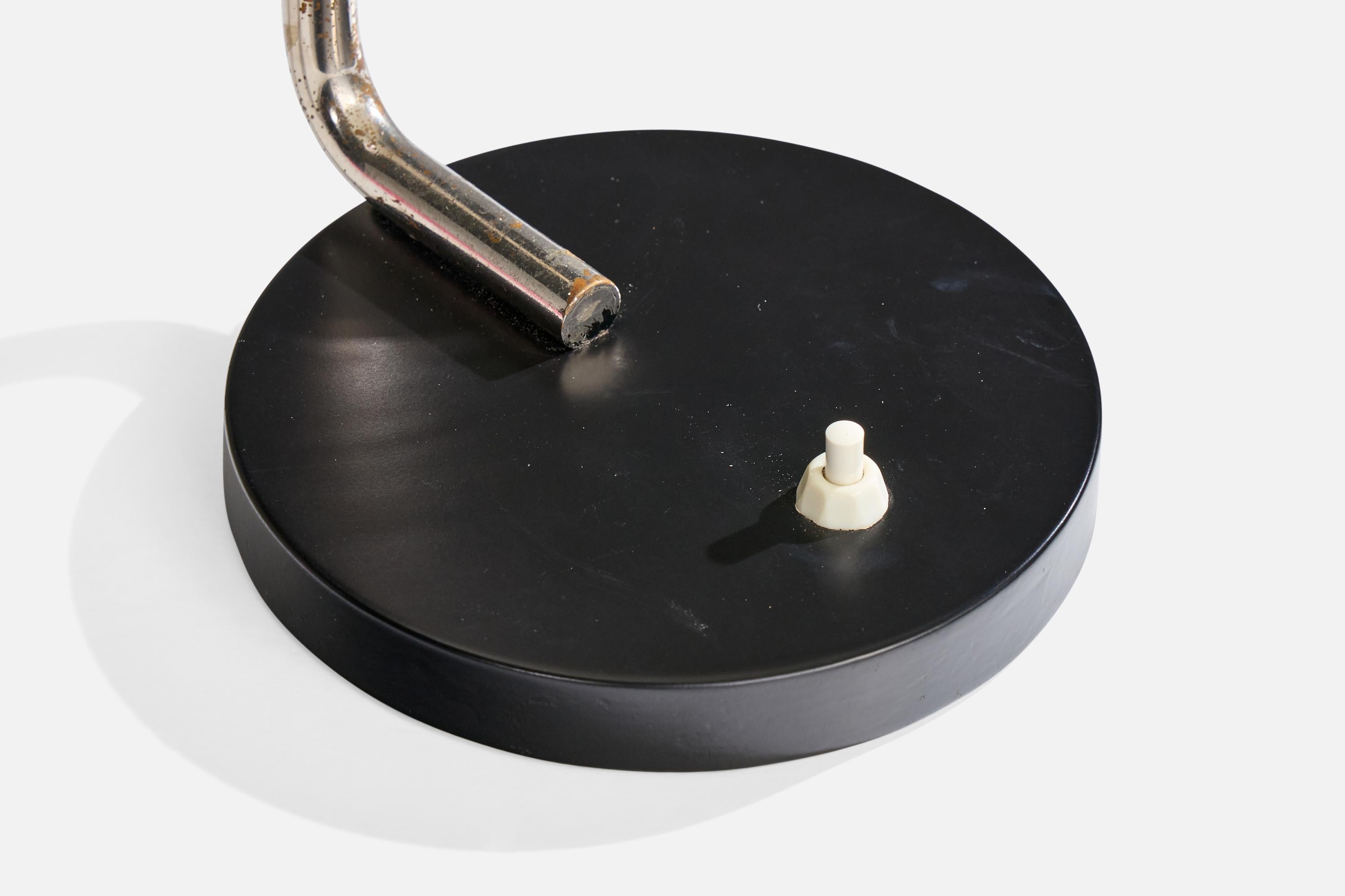 Métal Paavo Tynell, lampe de table, chrome, métal, Finlande, années 1930 en vente
