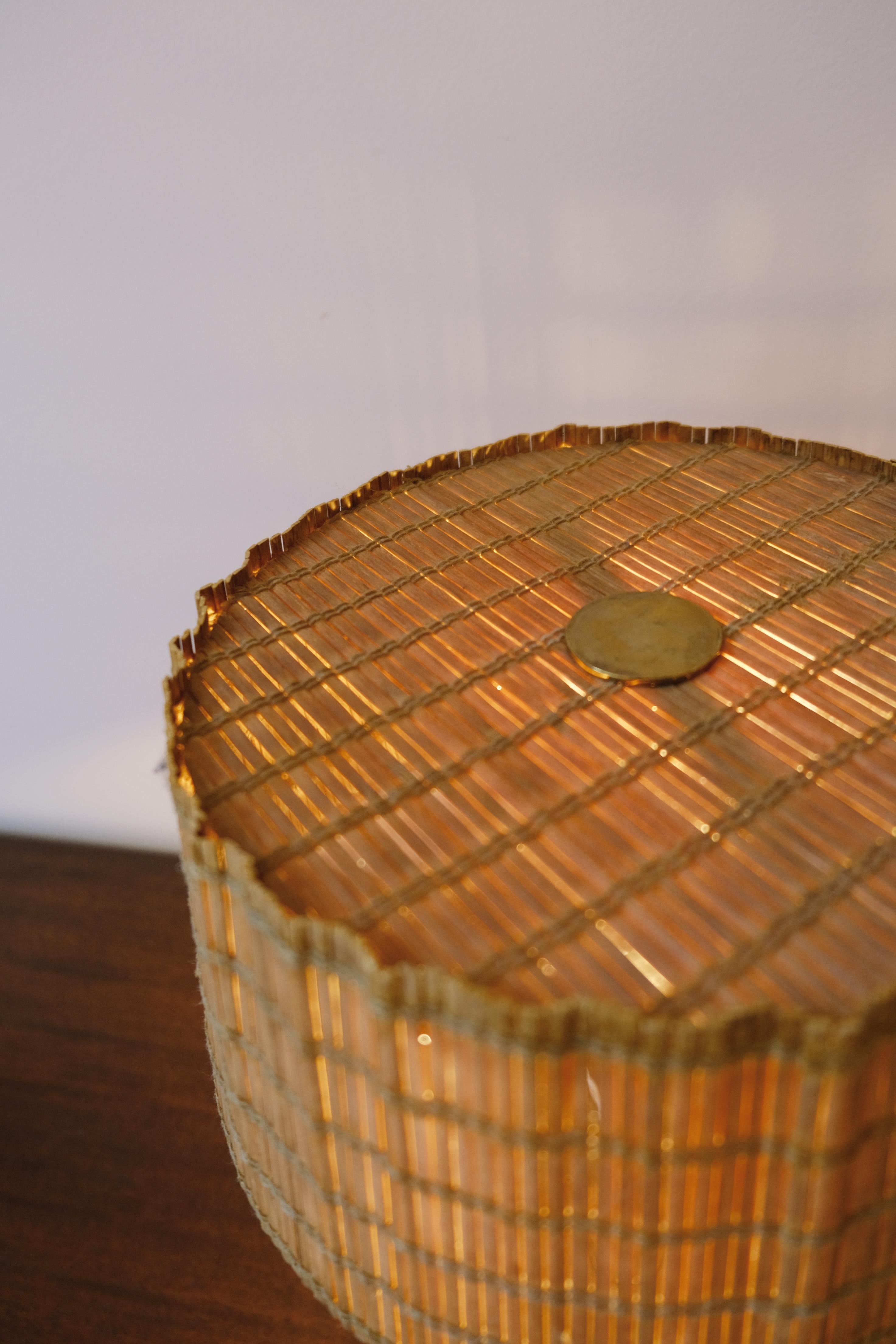 Paavo Tynell Table Lamp in Brass, Rattan & Wood In Good Condition For Sale In Zurich, CH