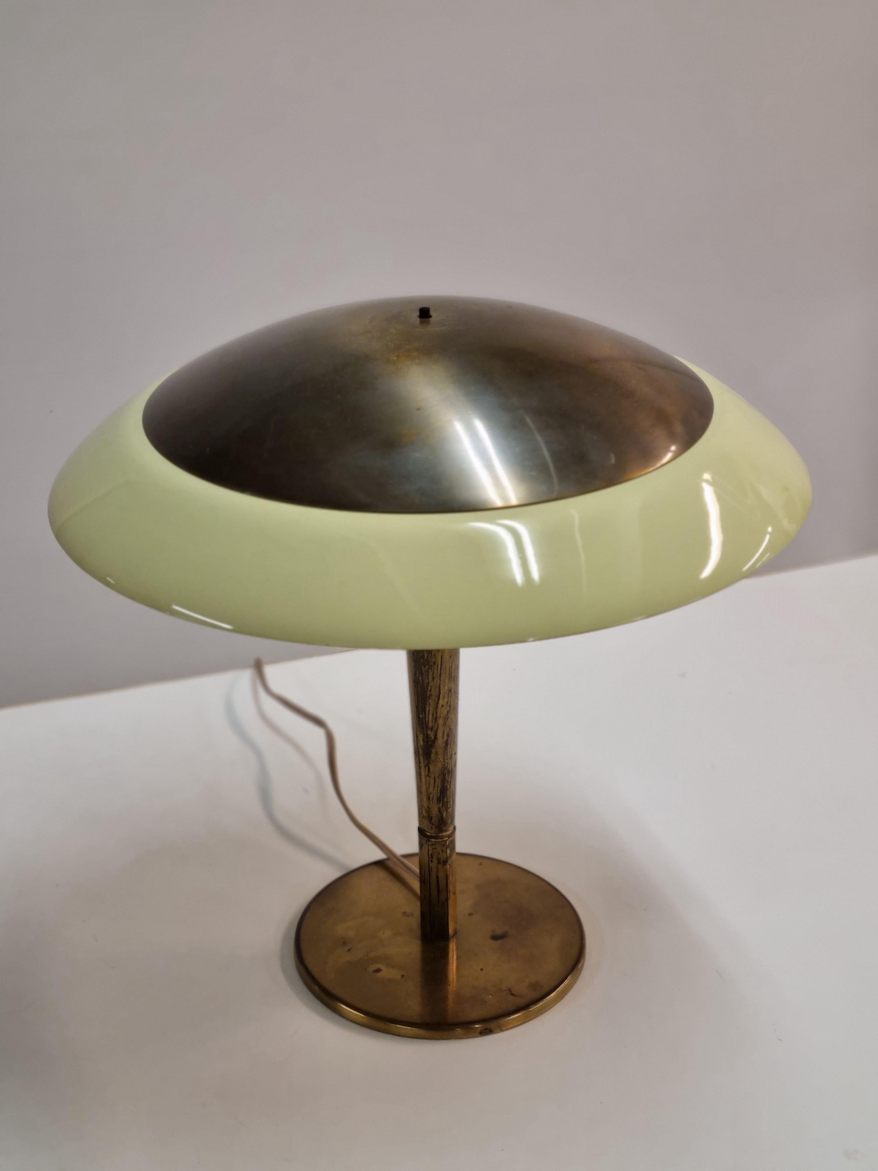 Milieu du XXe siècle Lampe de bureau Paavo Tynell Modèle 5061 par Taito en vente