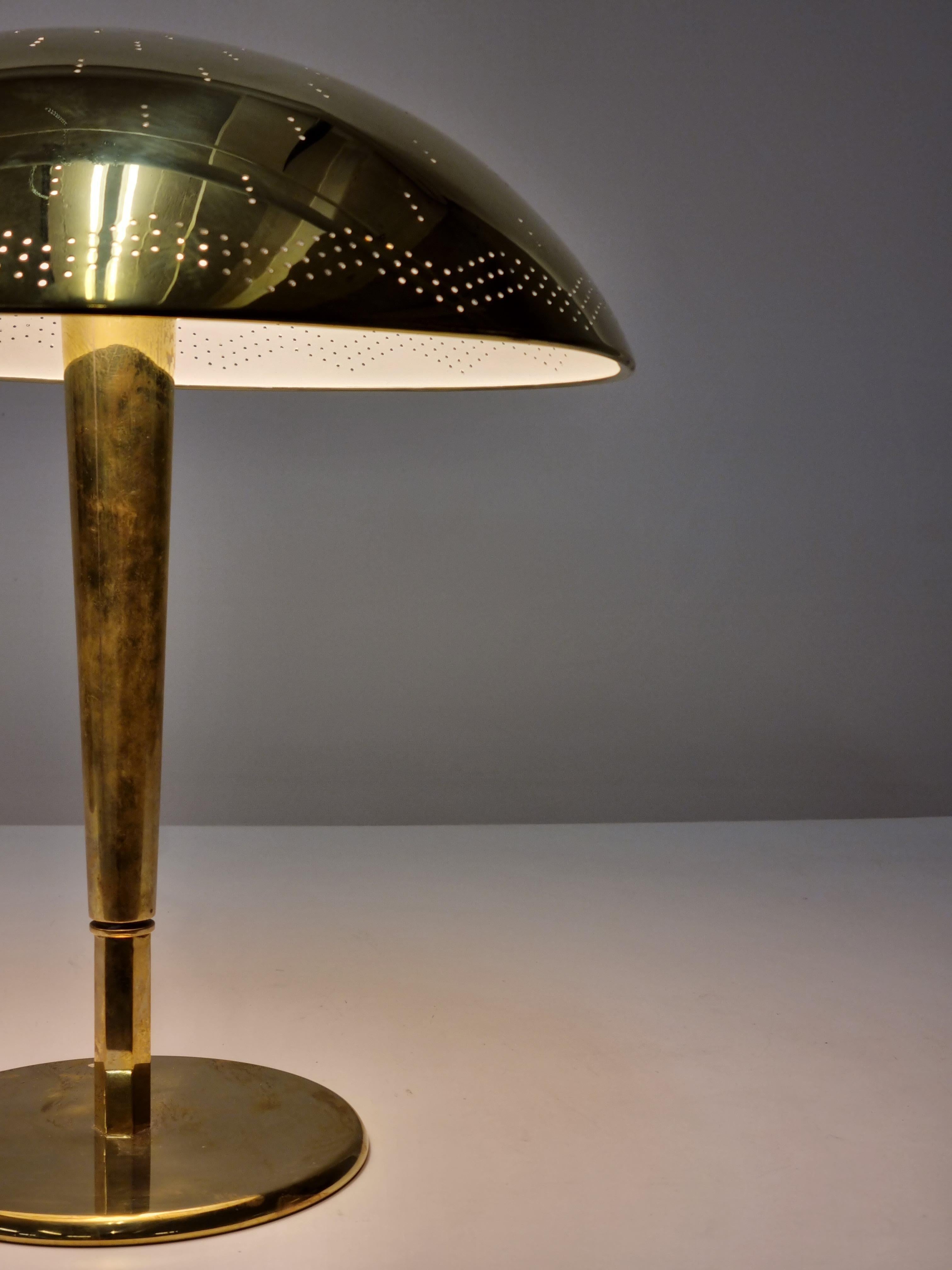 Scandinavian Modern Paavo Tynell Table Lamp, Model 5061, Idman, 1950s For Sale