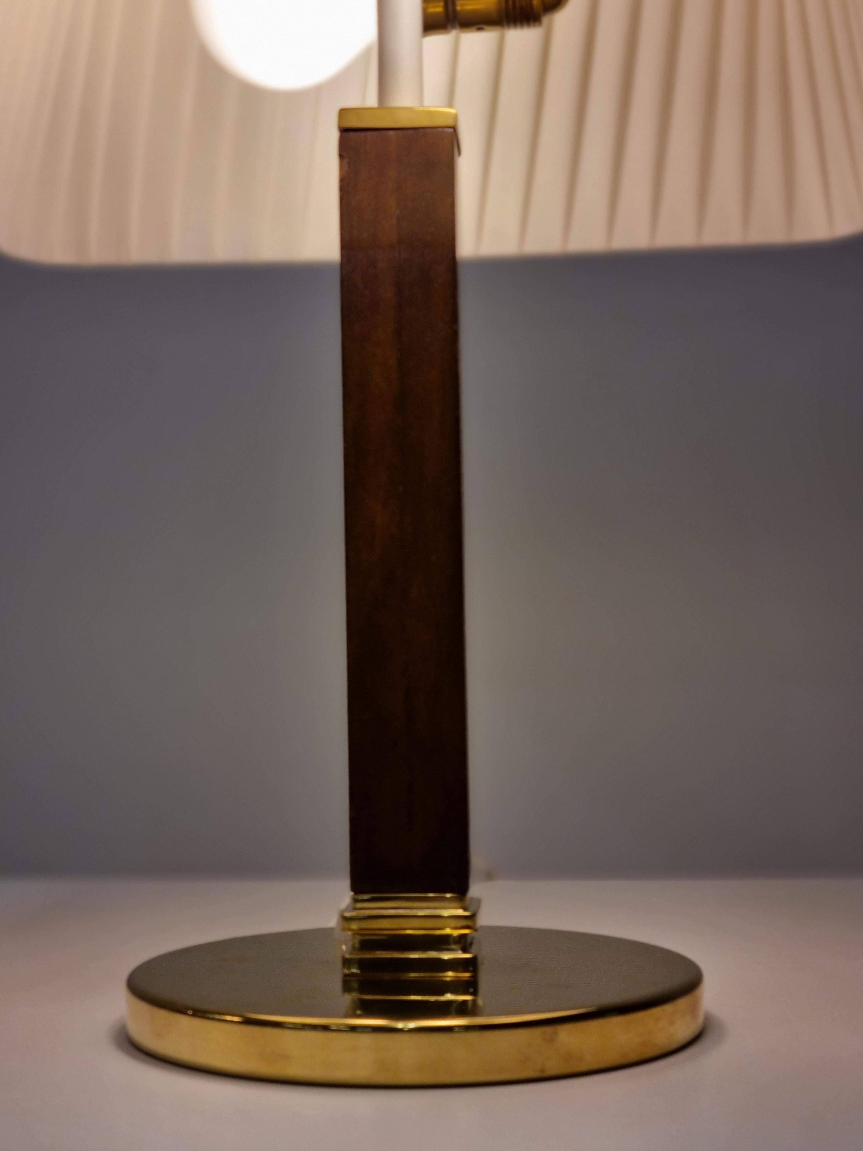 Laiton Paavo Tynell, lampe de bureau, modèle 5066, Taito Oy  en vente